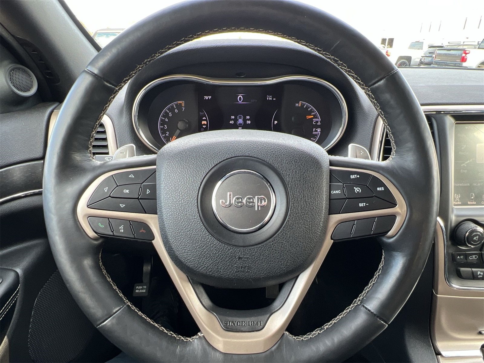 Thumbnail: 2017 Jeep Grand Cherokee - 23