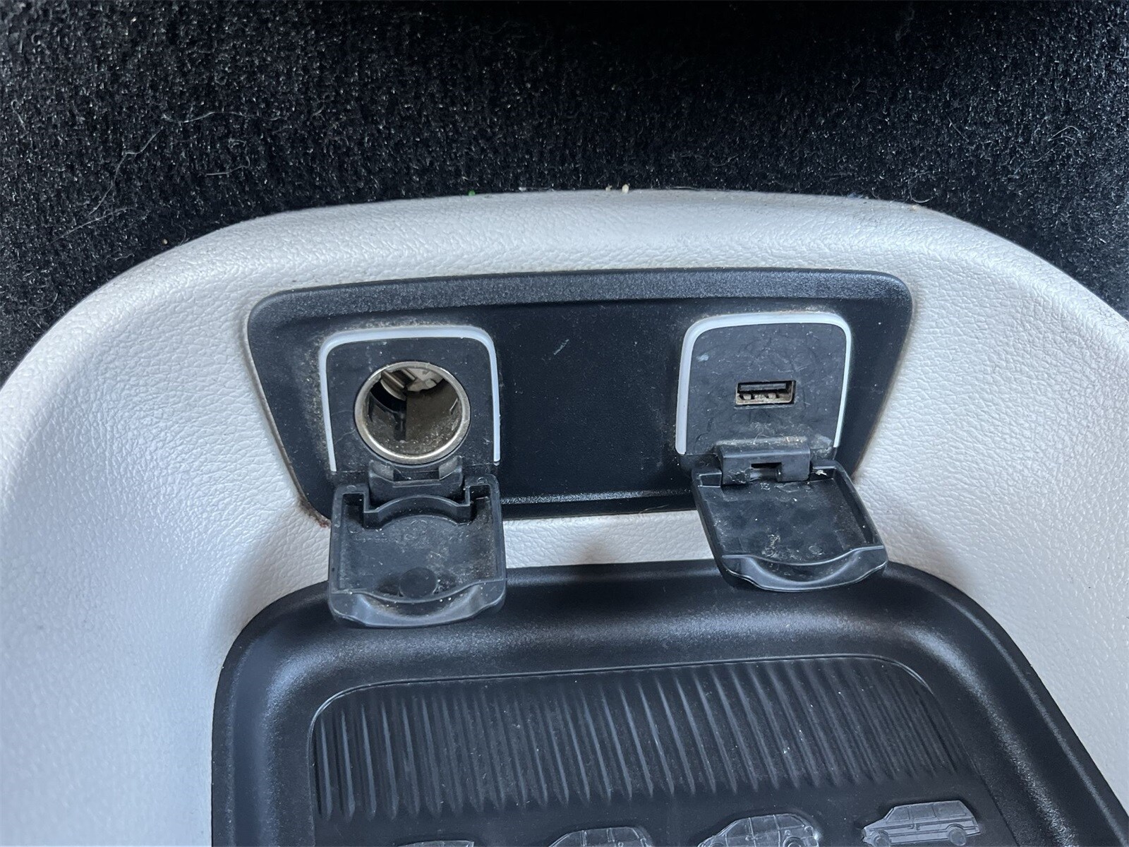 Thumbnail: 2019 Chrysler Pacifica - 32