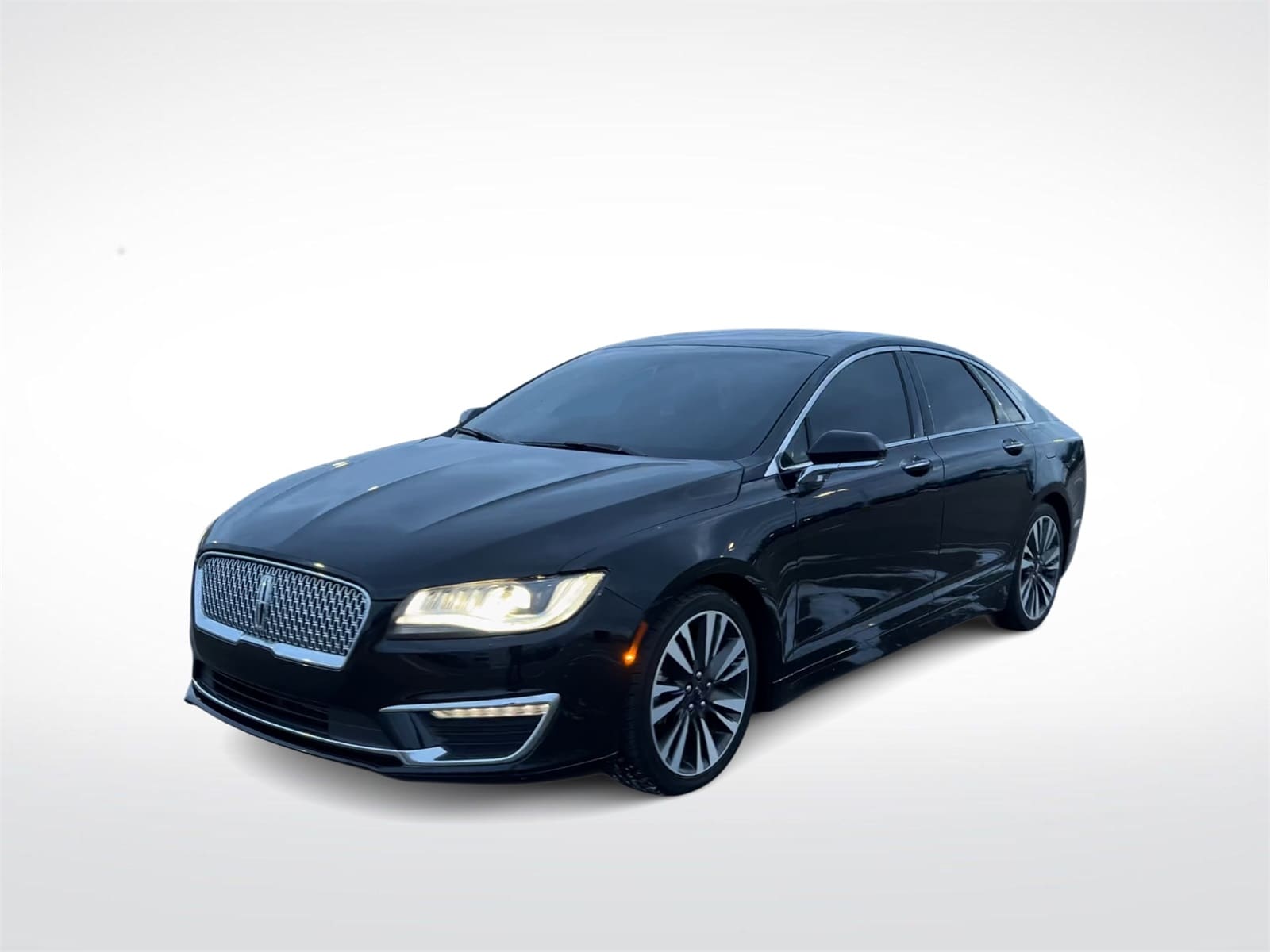 Thumbnail: 2018 Lincoln MKZ - 4