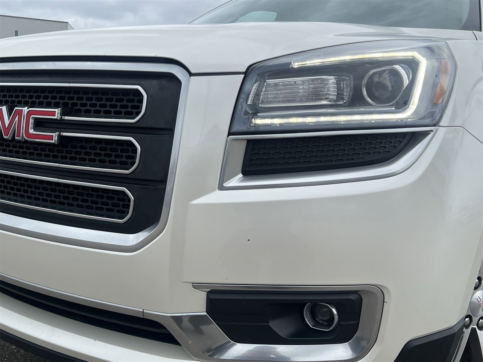 Thumbnail: 2015 GMC Acadia - 11