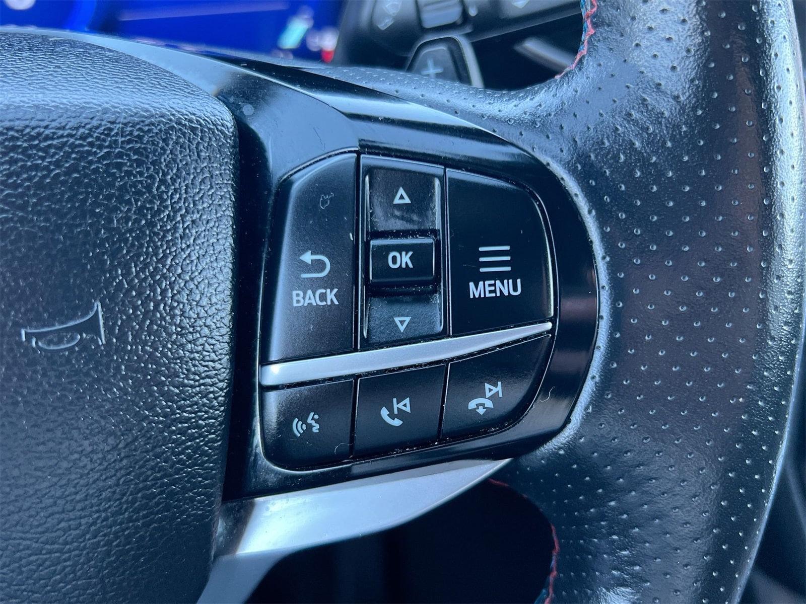 Thumbnail: 2023 Ford Explorer - 25