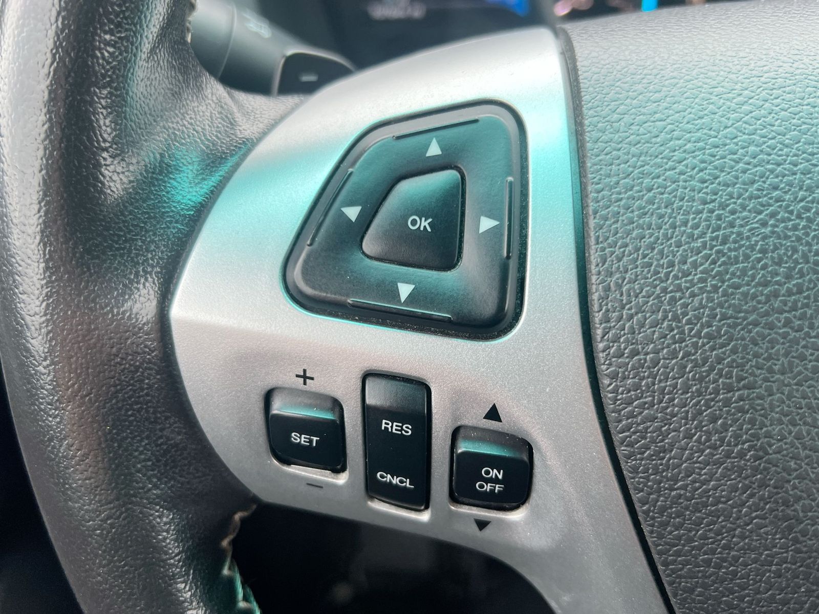 Thumbnail: 2014 Ford Explorer - 23