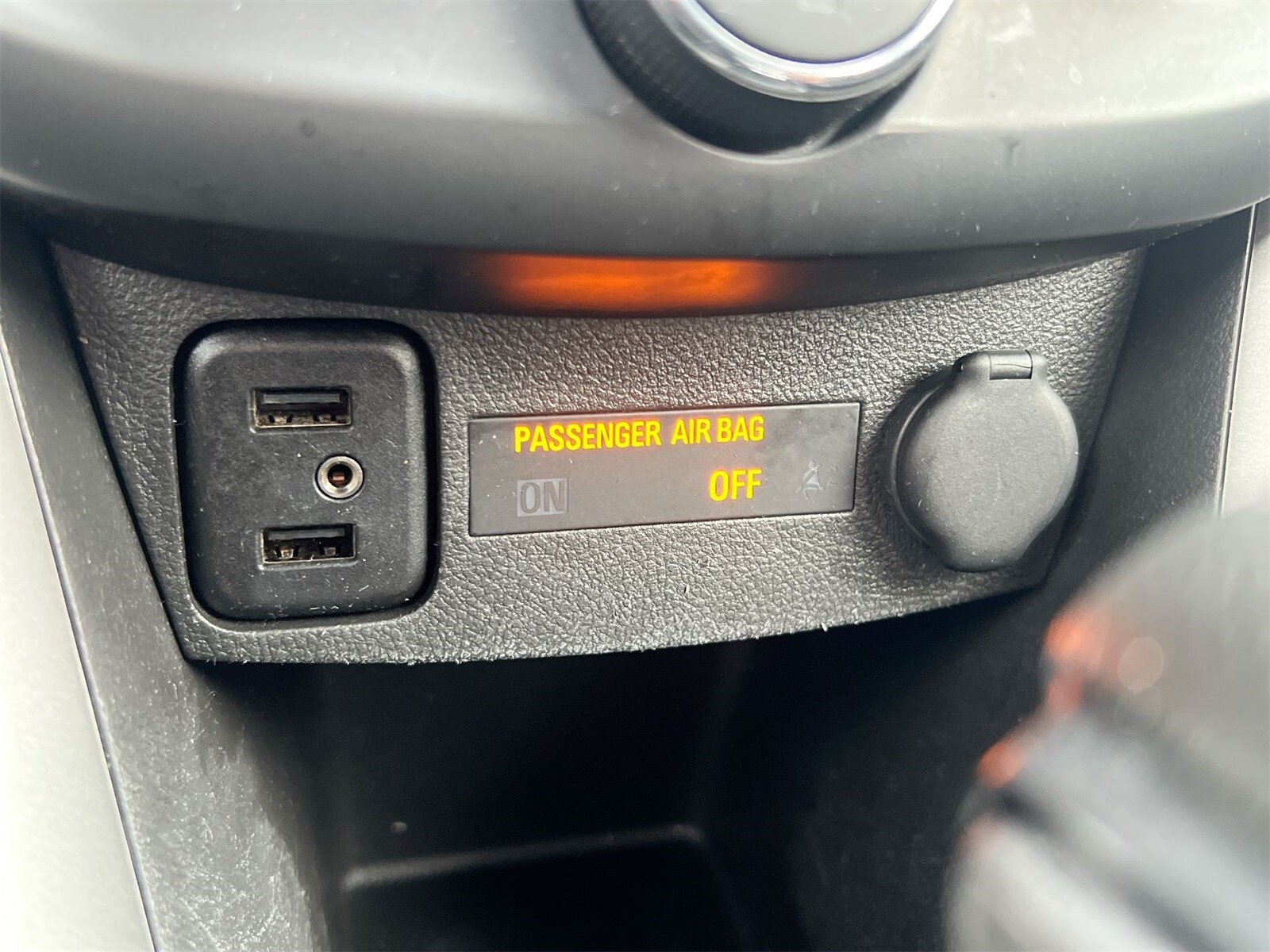 Thumbnail: 2017 Chevrolet Trax - 32