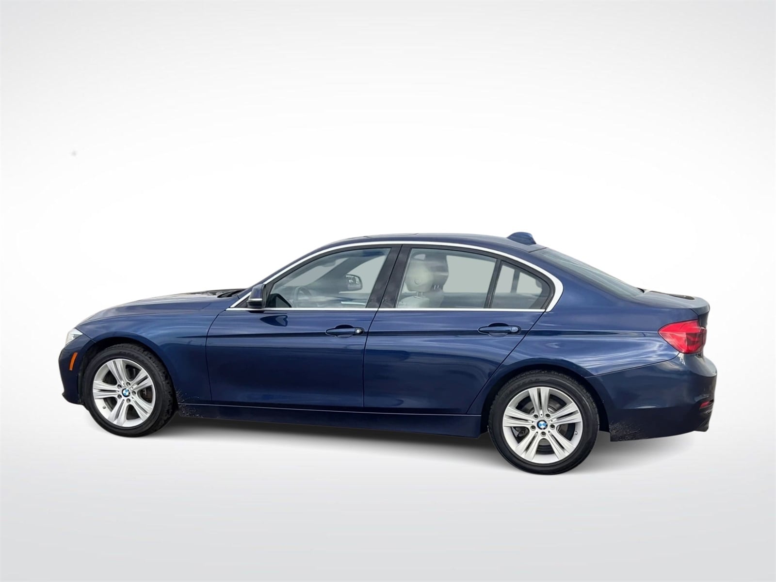 Thumbnail: 2017 BMW 3 Series - 6