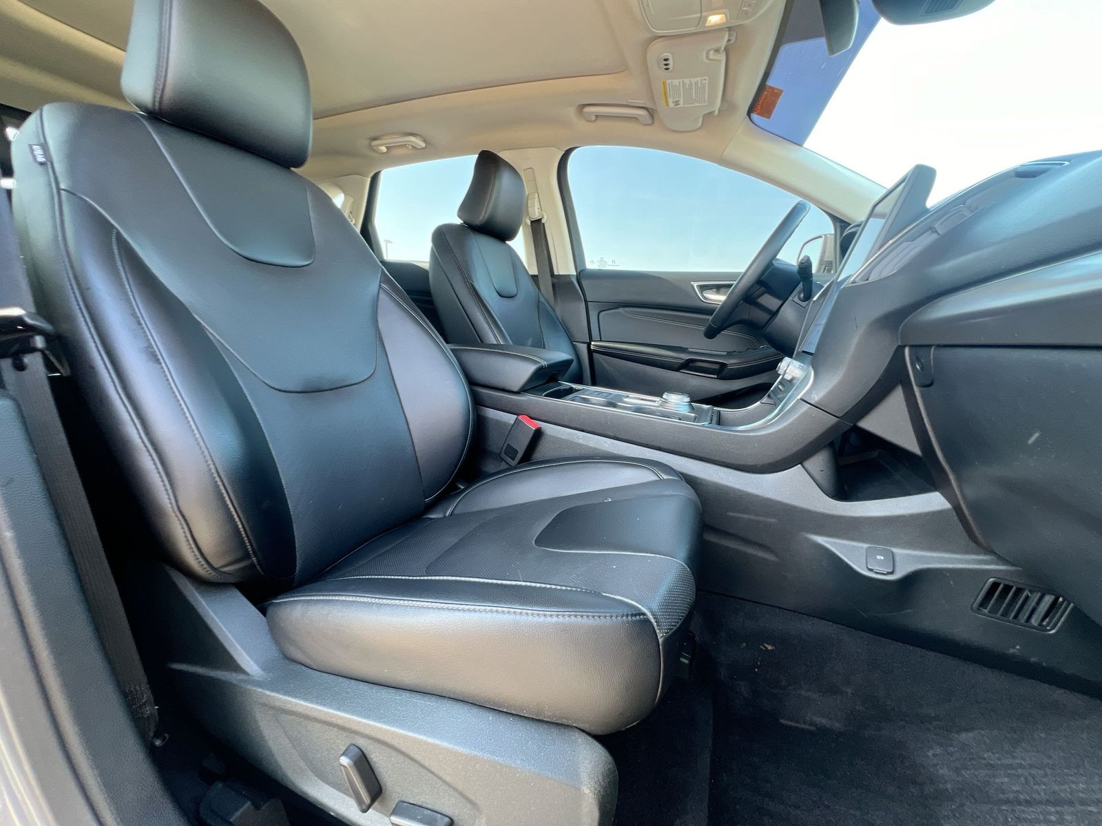 Thumbnail: 2022 Ford Edge - 21