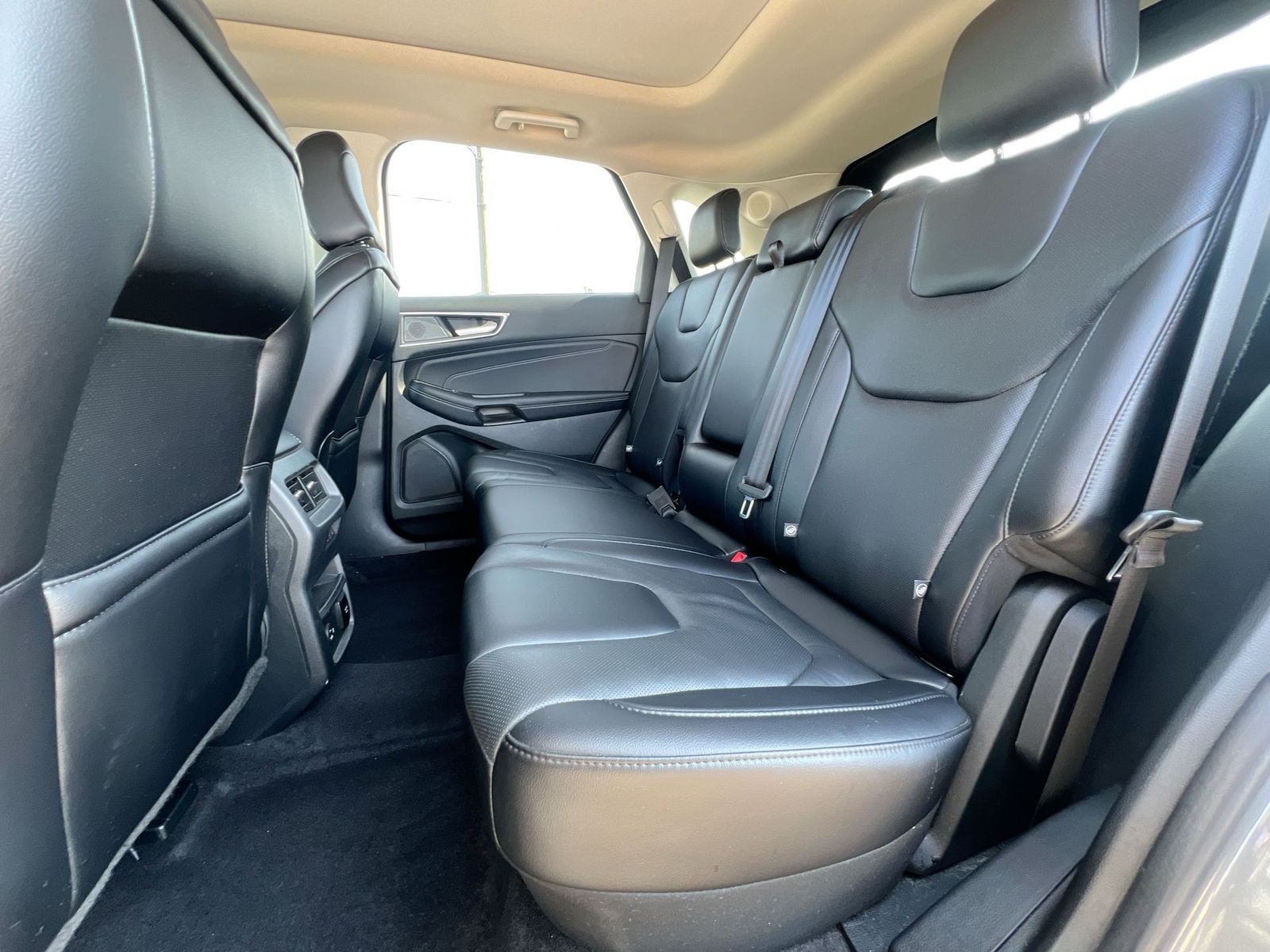 Thumbnail: 2022 Ford Edge - 19