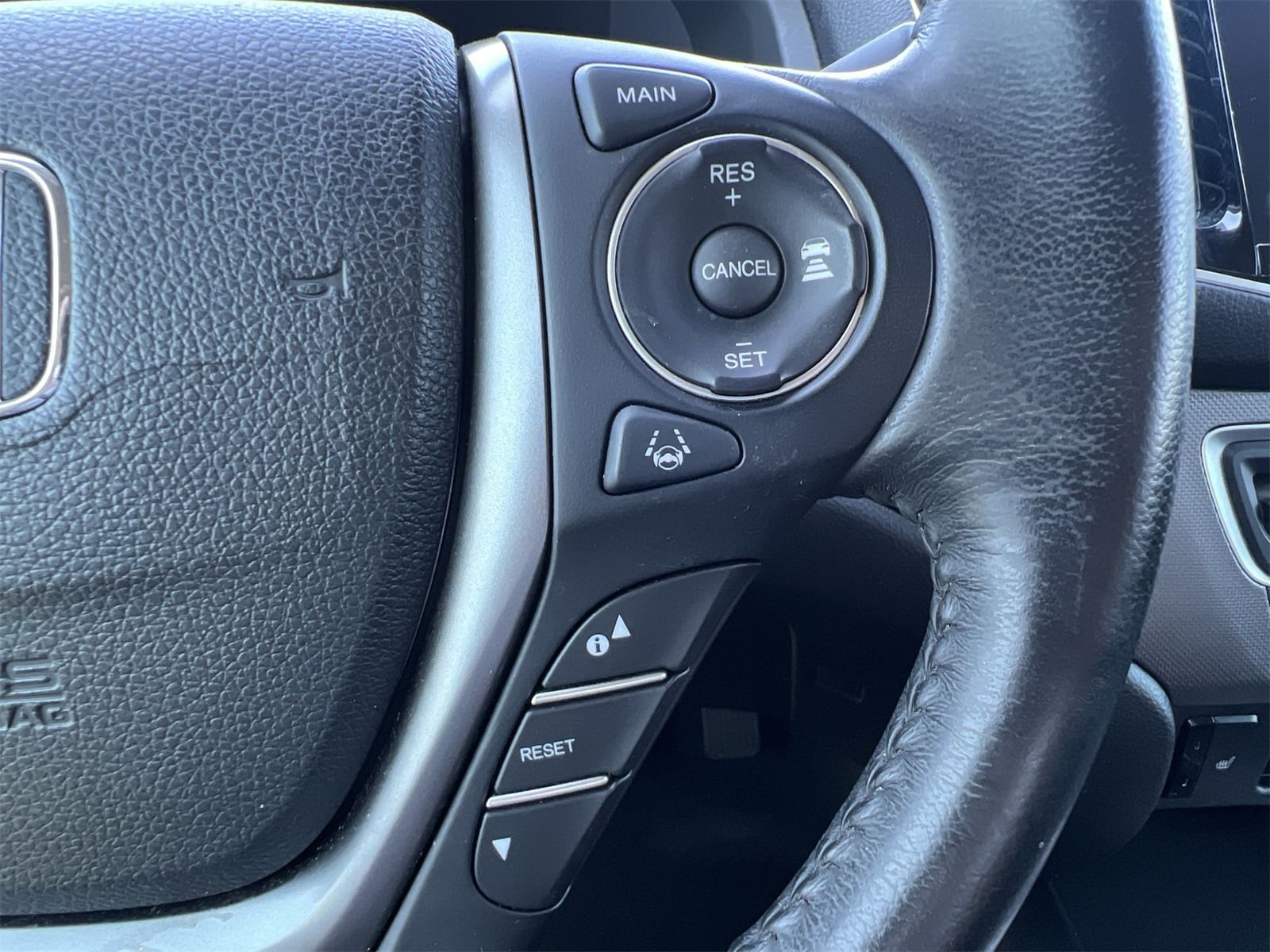 Thumbnail: 2022 Honda Ridgeline - 25