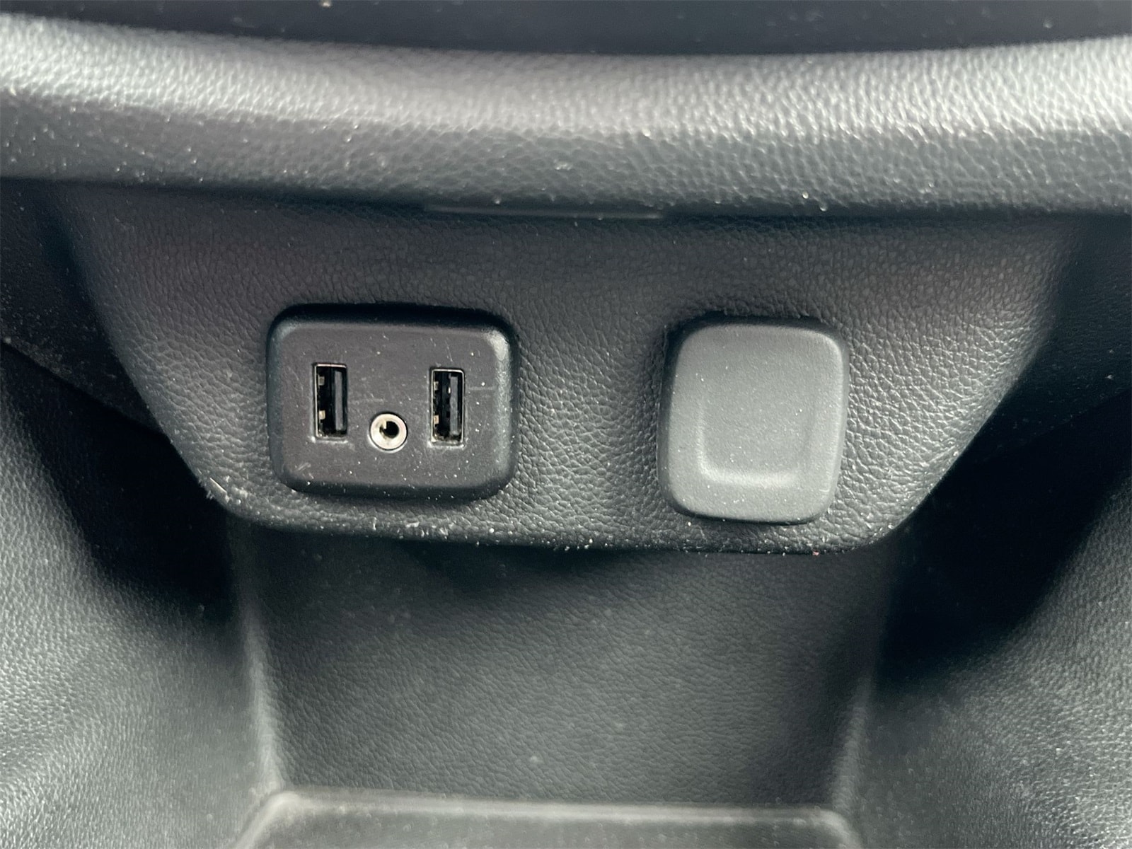 Thumbnail: 2018 Chevrolet Traverse - 31