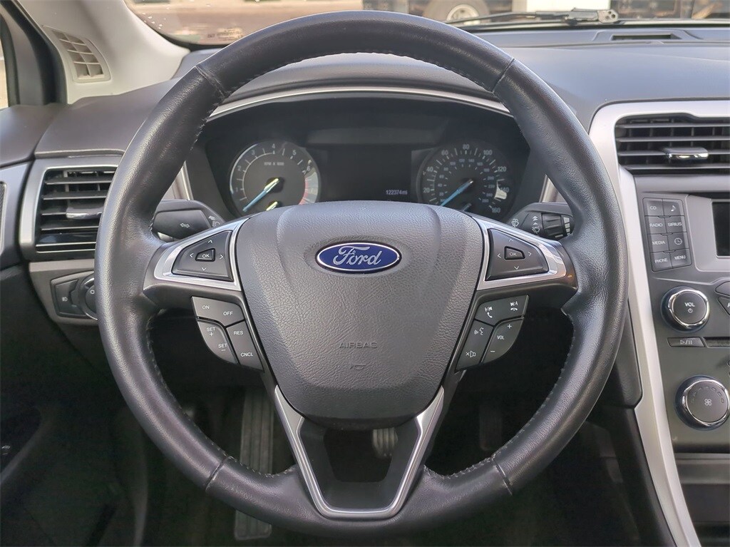 2014 Ford Fusion SE 23
