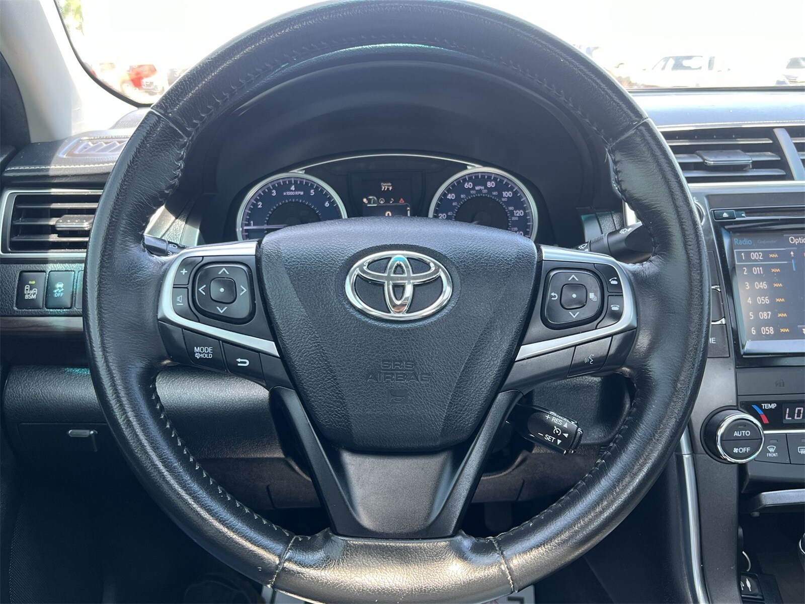 2016 Toyota Camry XLE 25