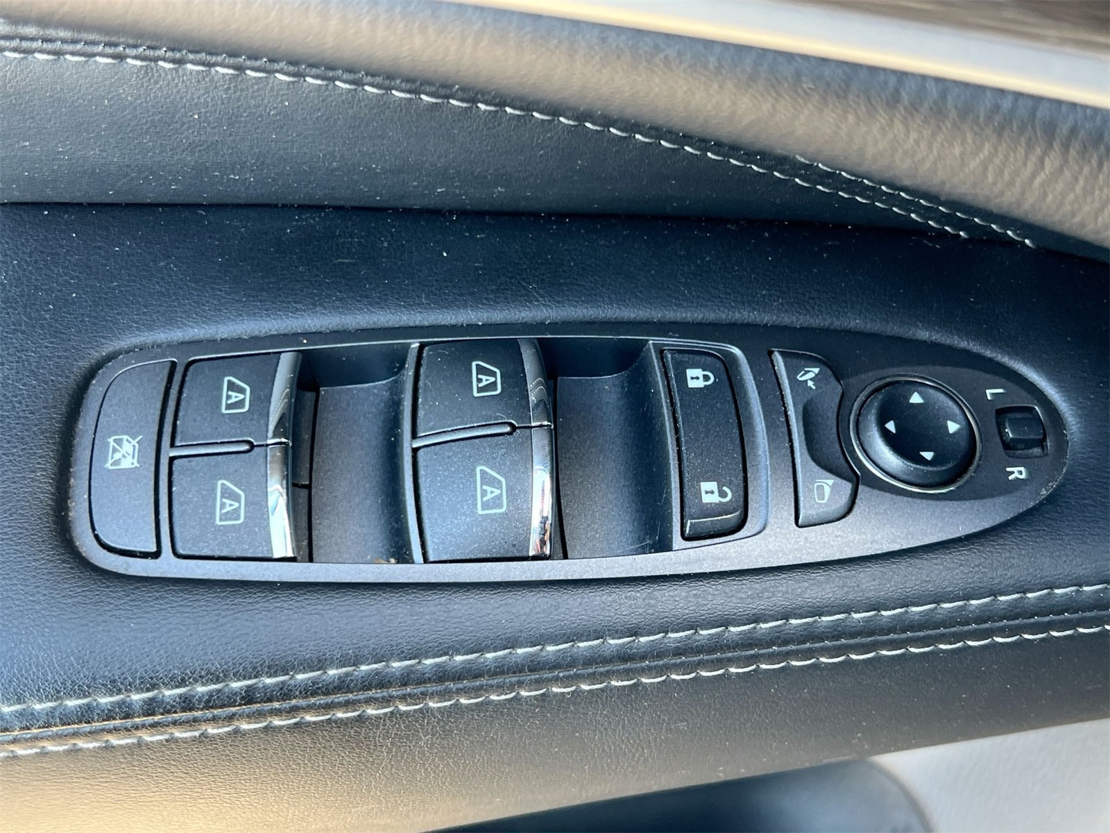 Thumbnail: 2020 INFINITI QX60 - 18