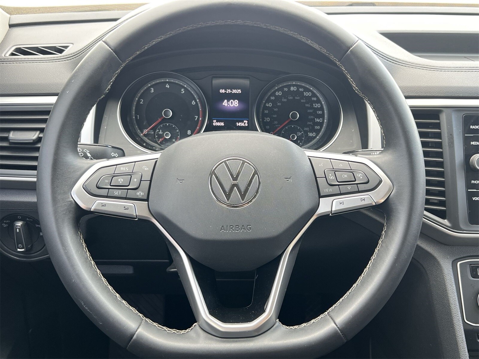 Thumbnail: 2021 Volkswagen Atlas - 23