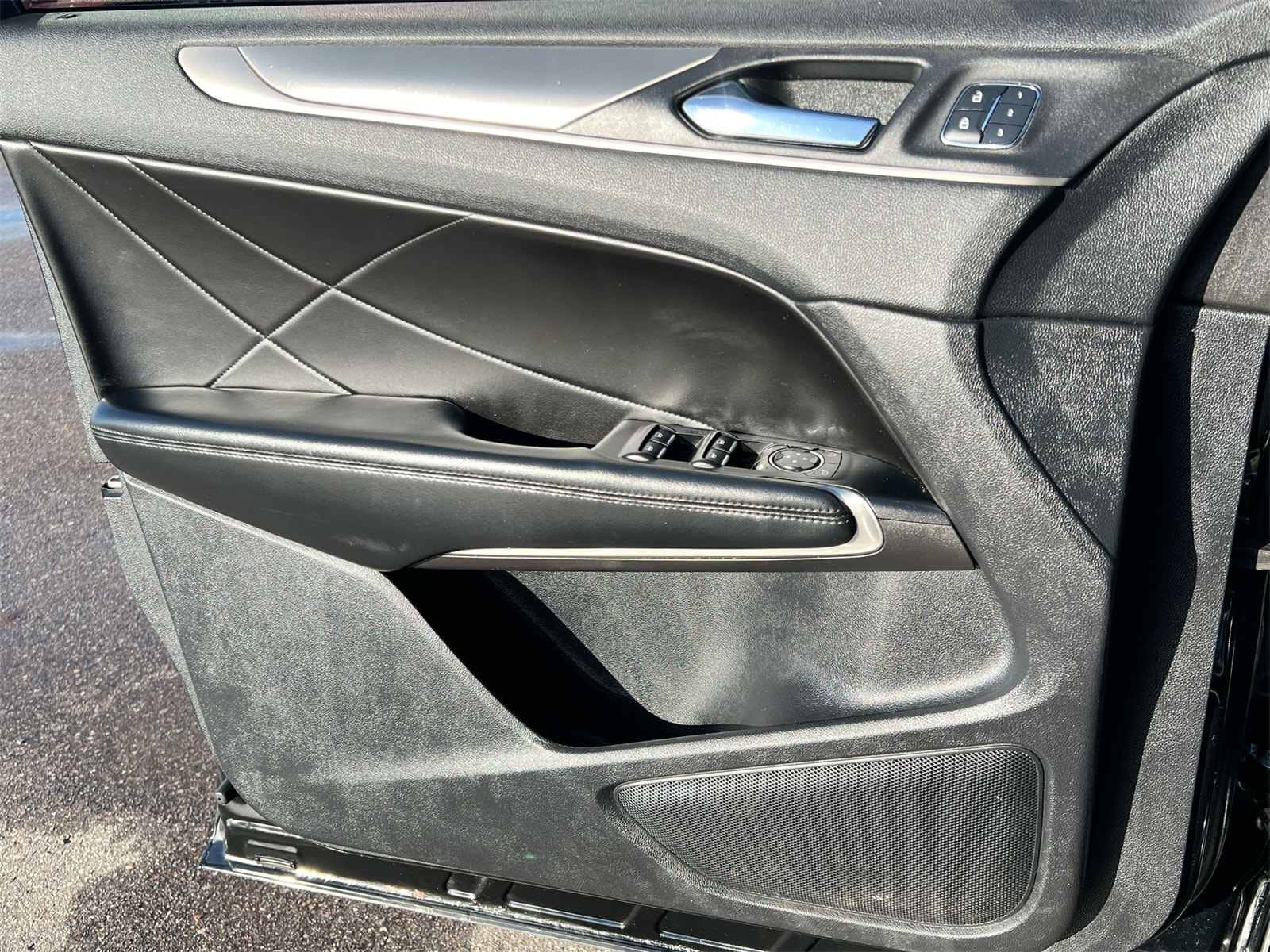 Thumbnail: 2018 Lincoln MKC - 30