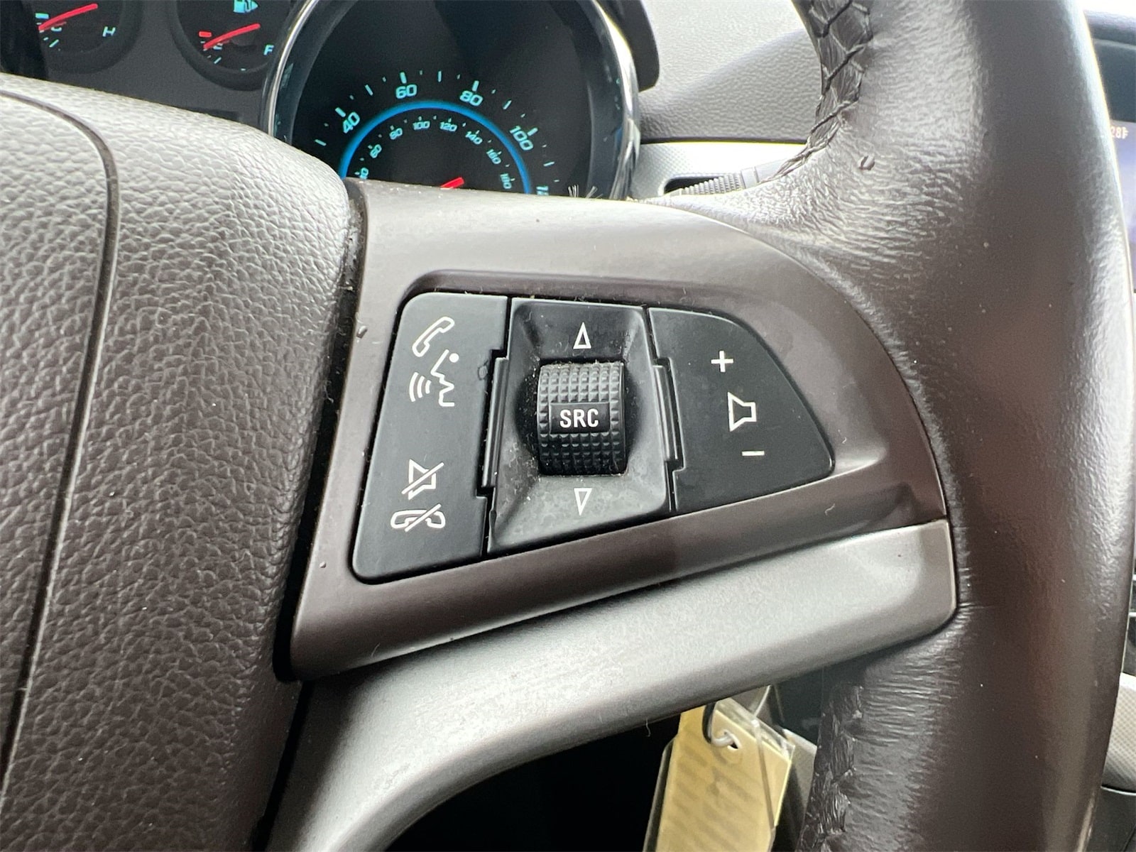 Thumbnail: 2011 Chevrolet Cruze - 24