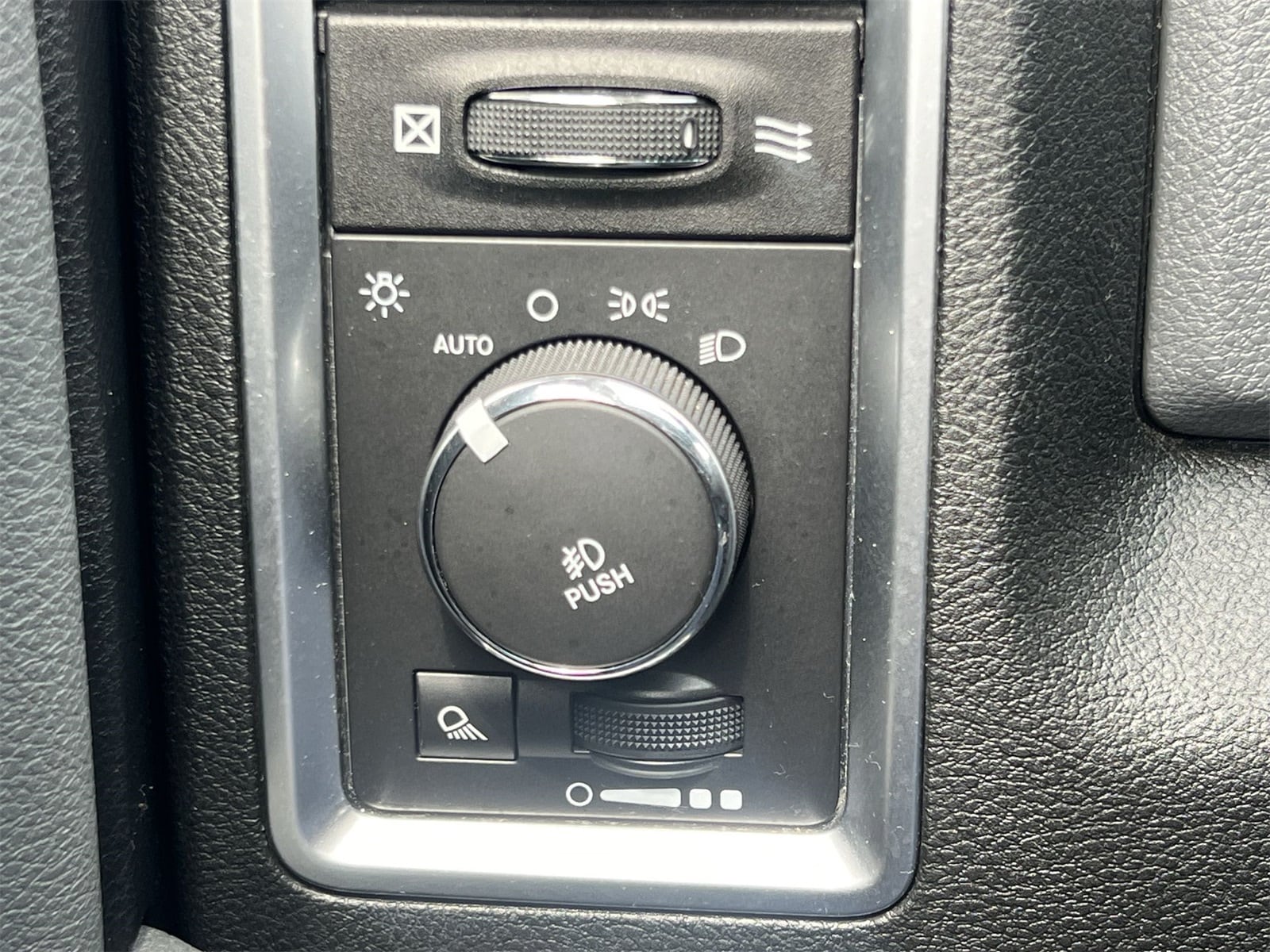 Thumbnail: 2014 RAM 1500 - 18