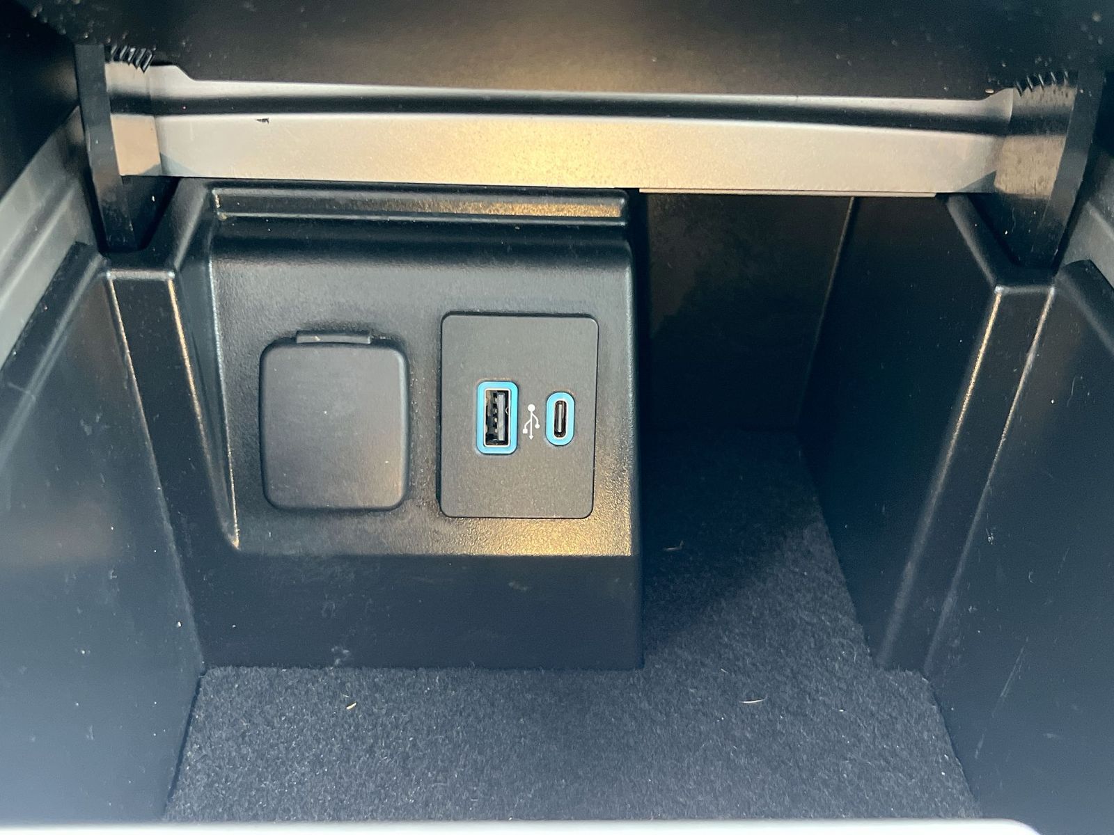 Thumbnail: 2023 Ford Explorer - 31