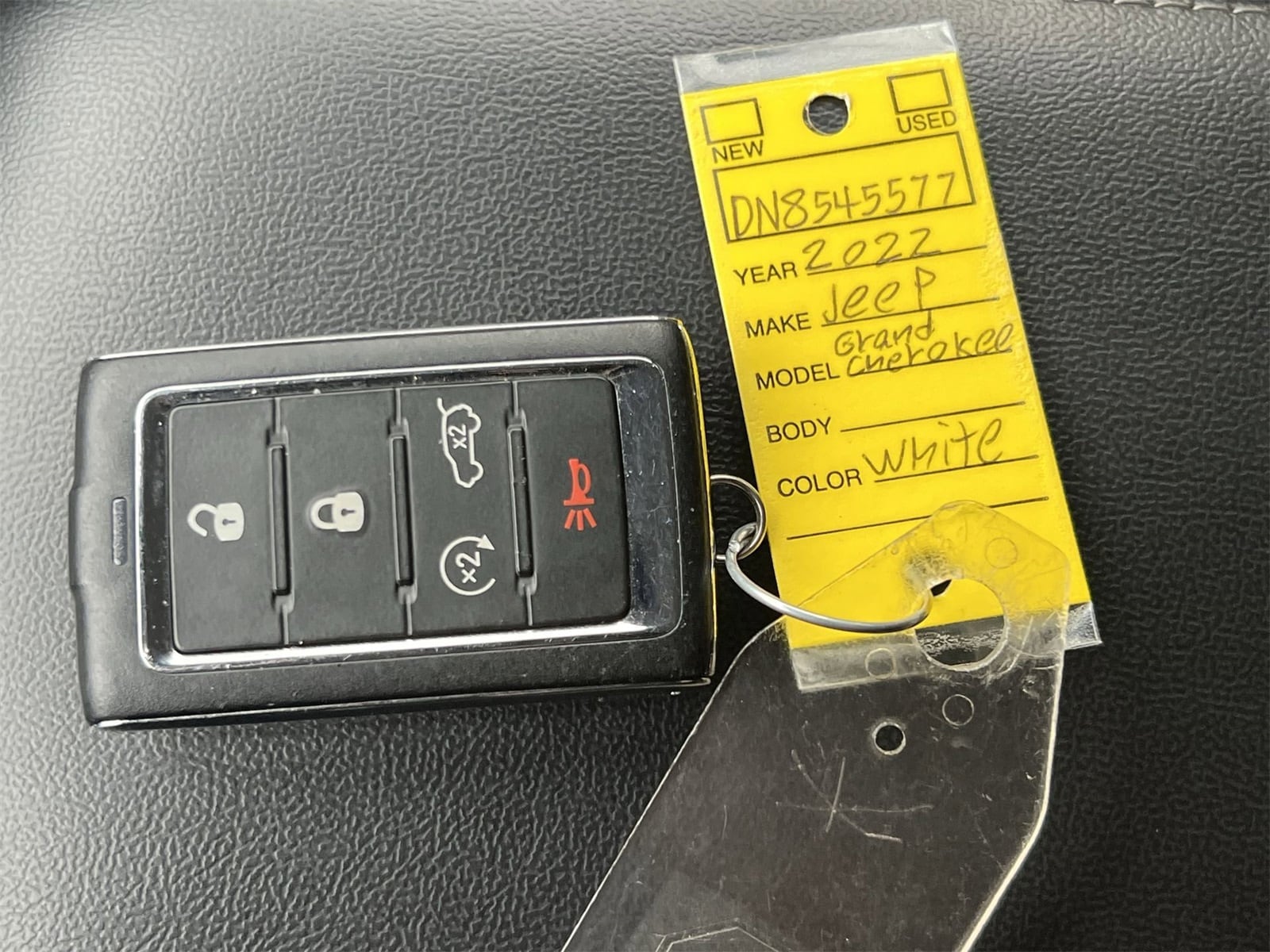2022 Jeep Grand Cherokee L Laredo 36