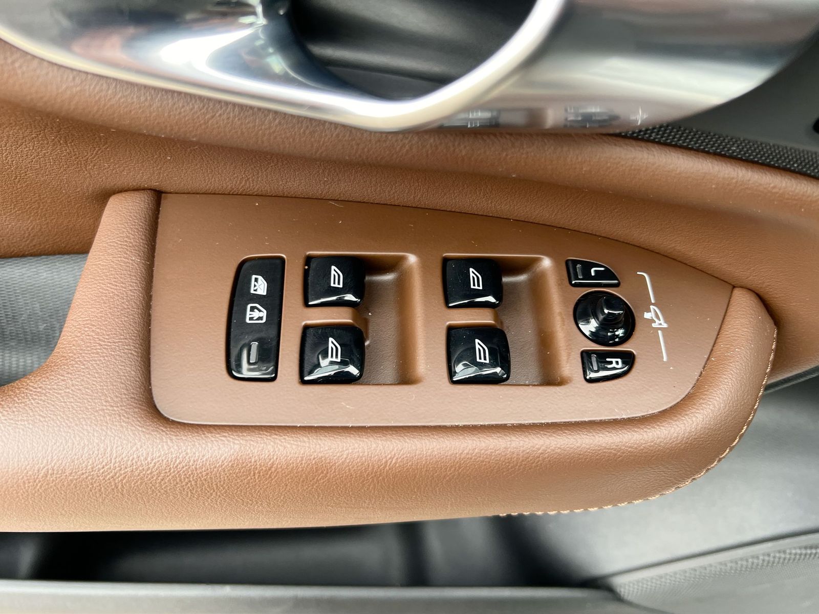 Thumbnail: 2023 Volvo XC90 - 16