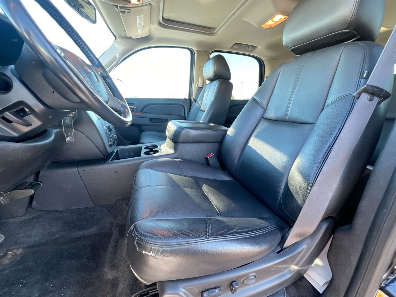 Thumbnail: 2012 GMC Yukon - 16