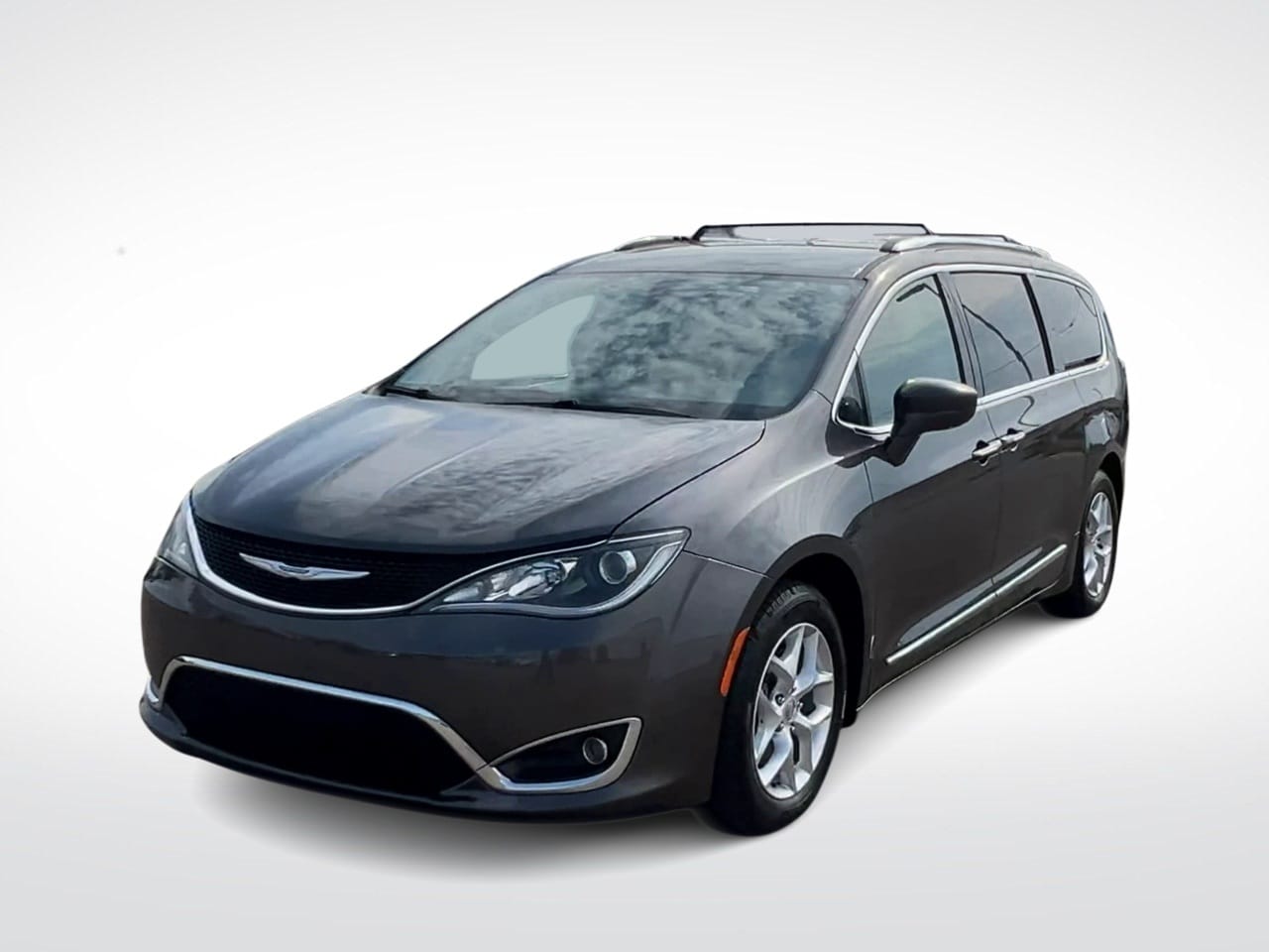 Thumbnail: 2018 Chrysler Pacifica - 4