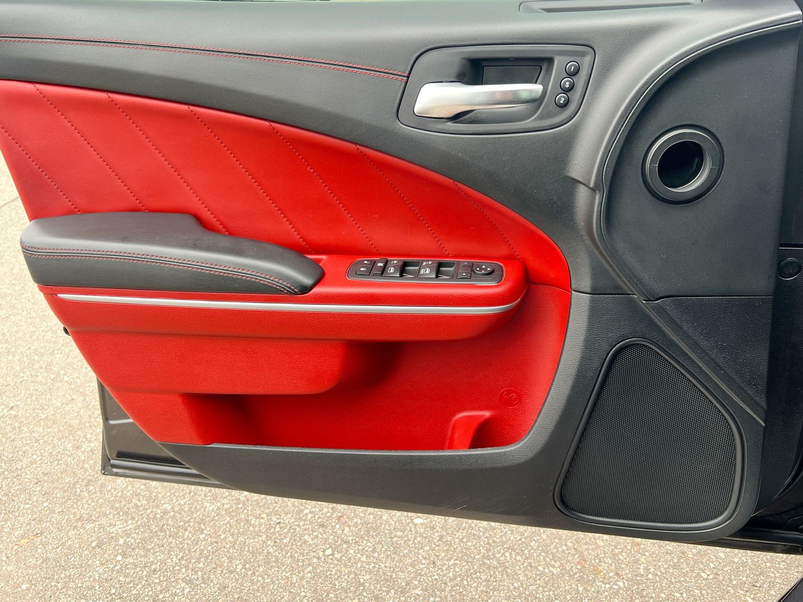 Thumbnail: 2020 Dodge Charger - 28