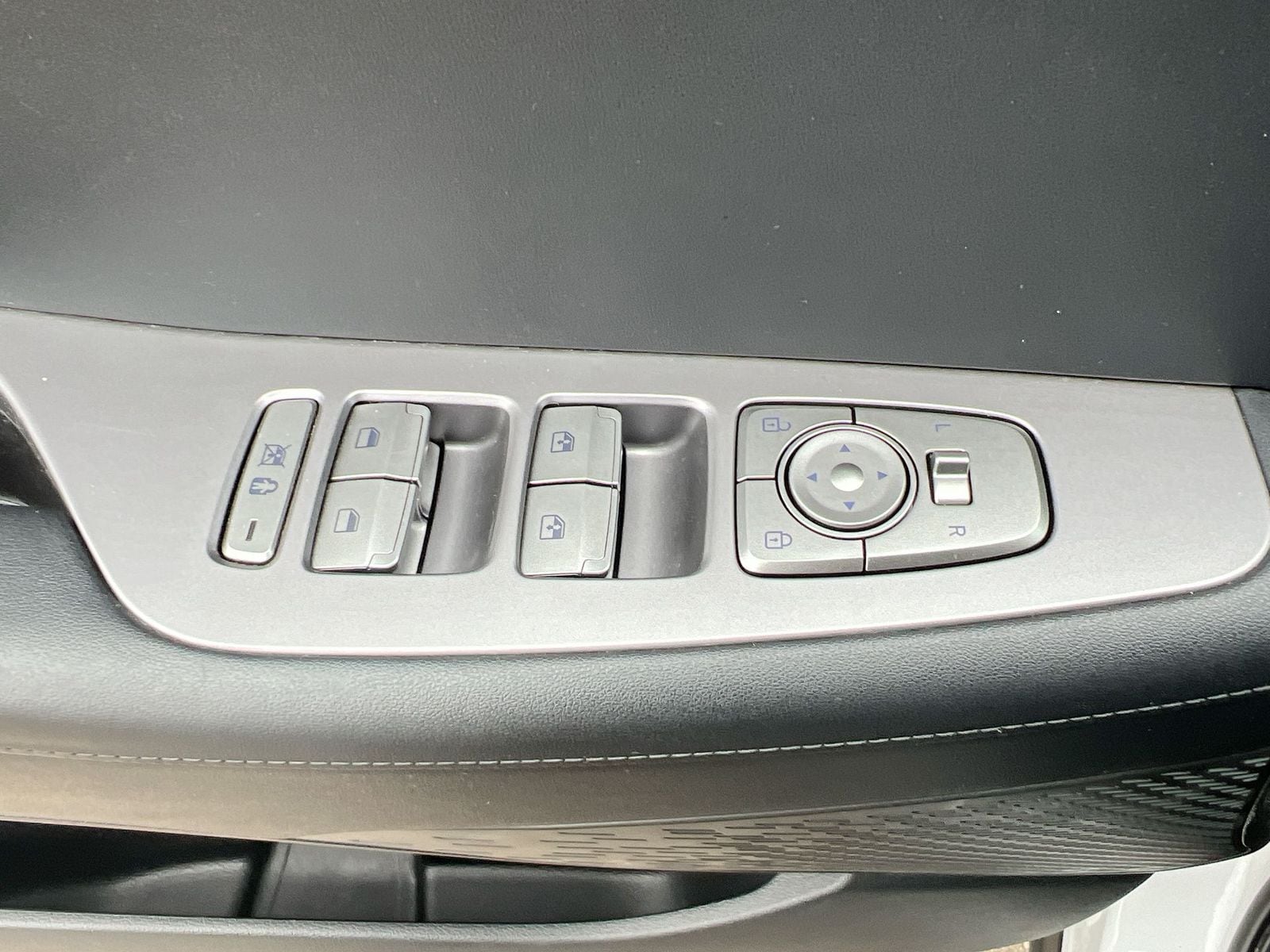 Thumbnail: 2024 Hyundai Palisade - 16