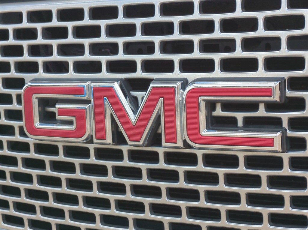 2015 GMC Yukon XL Denali 12