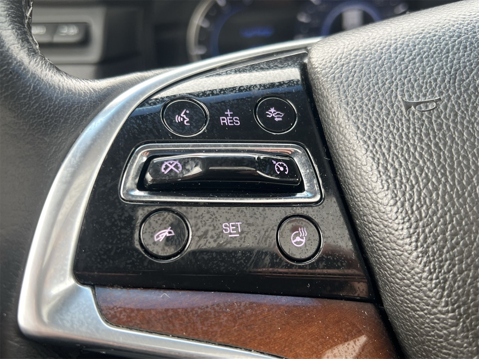 Thumbnail: 2018 Cadillac Escalade - 25