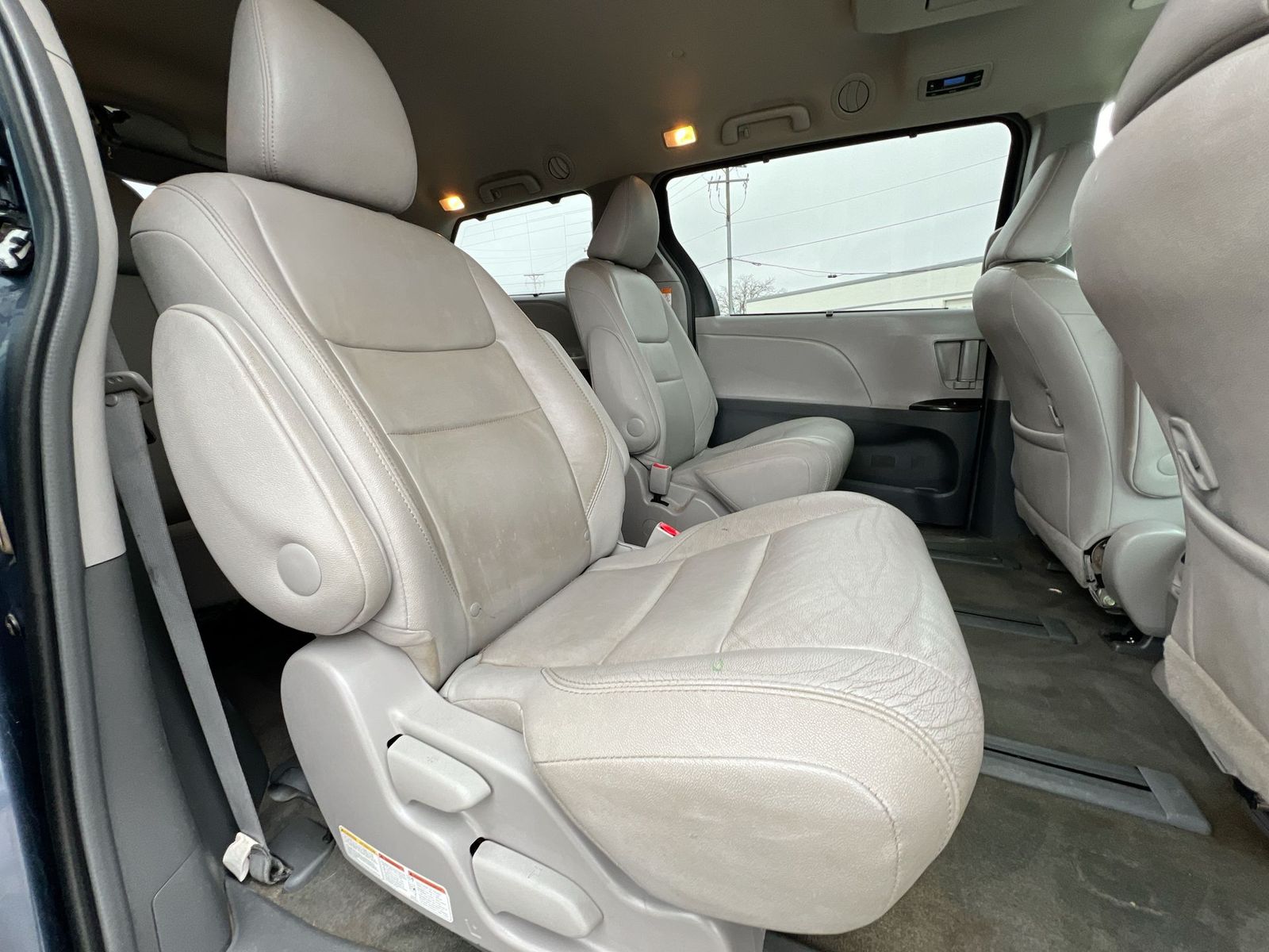 Thumbnail: 2015 Toyota Sienna - 20