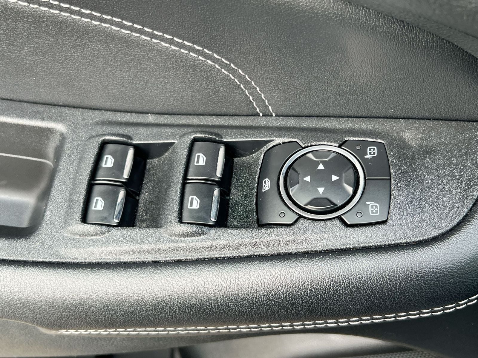 Thumbnail: 2024 Ford Edge - 16