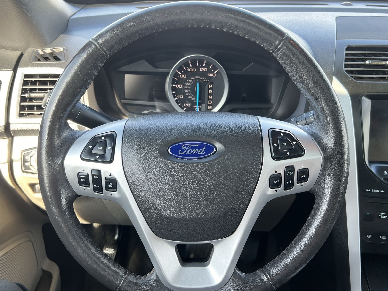 Thumbnail: 2015 Ford Explorer - 23