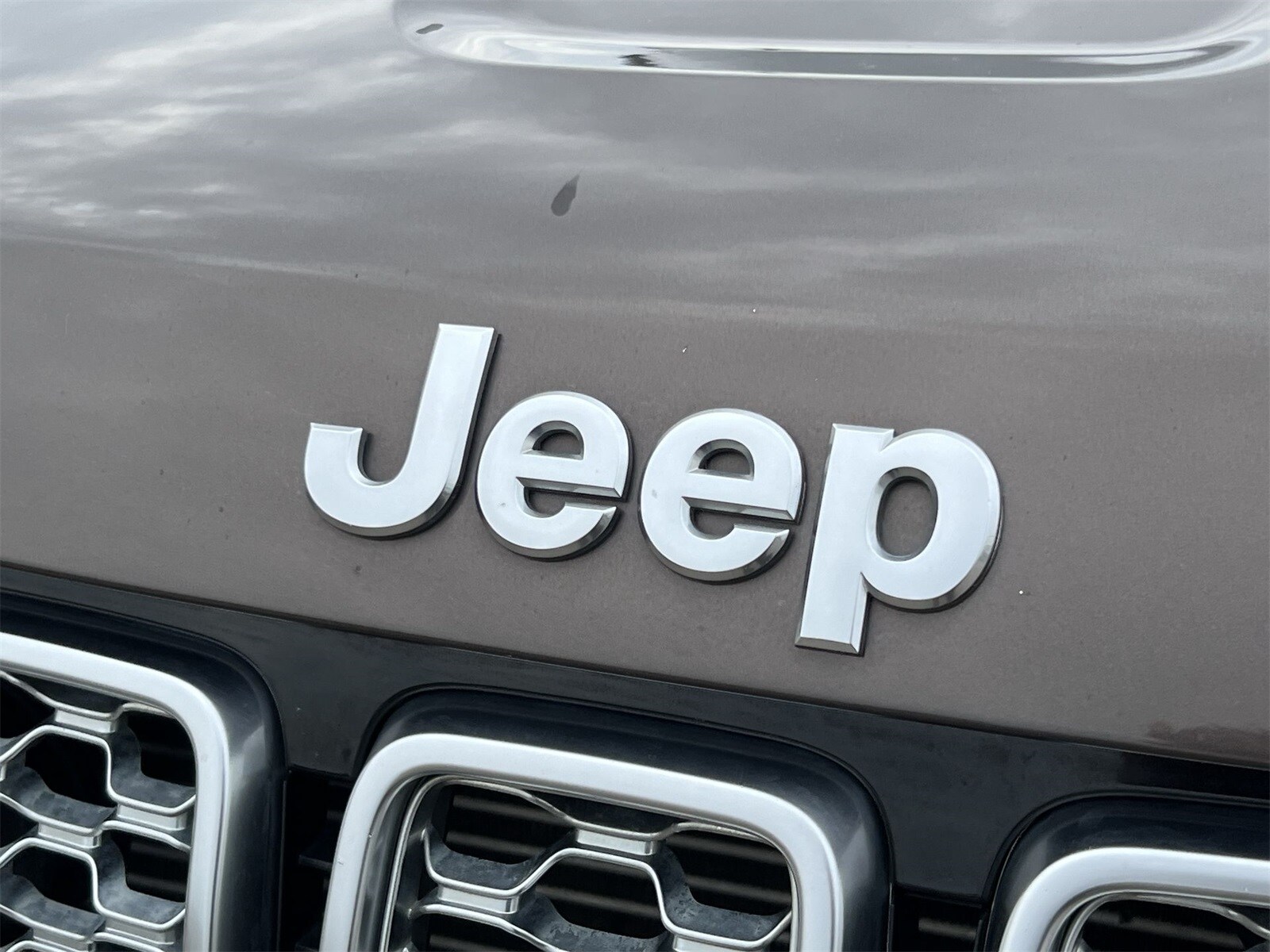 Thumbnail: 2018 Jeep Grand Cherokee - 13