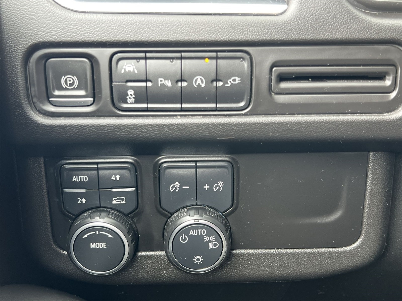 Thumbnail: 2022 Chevrolet Tahoe - 18