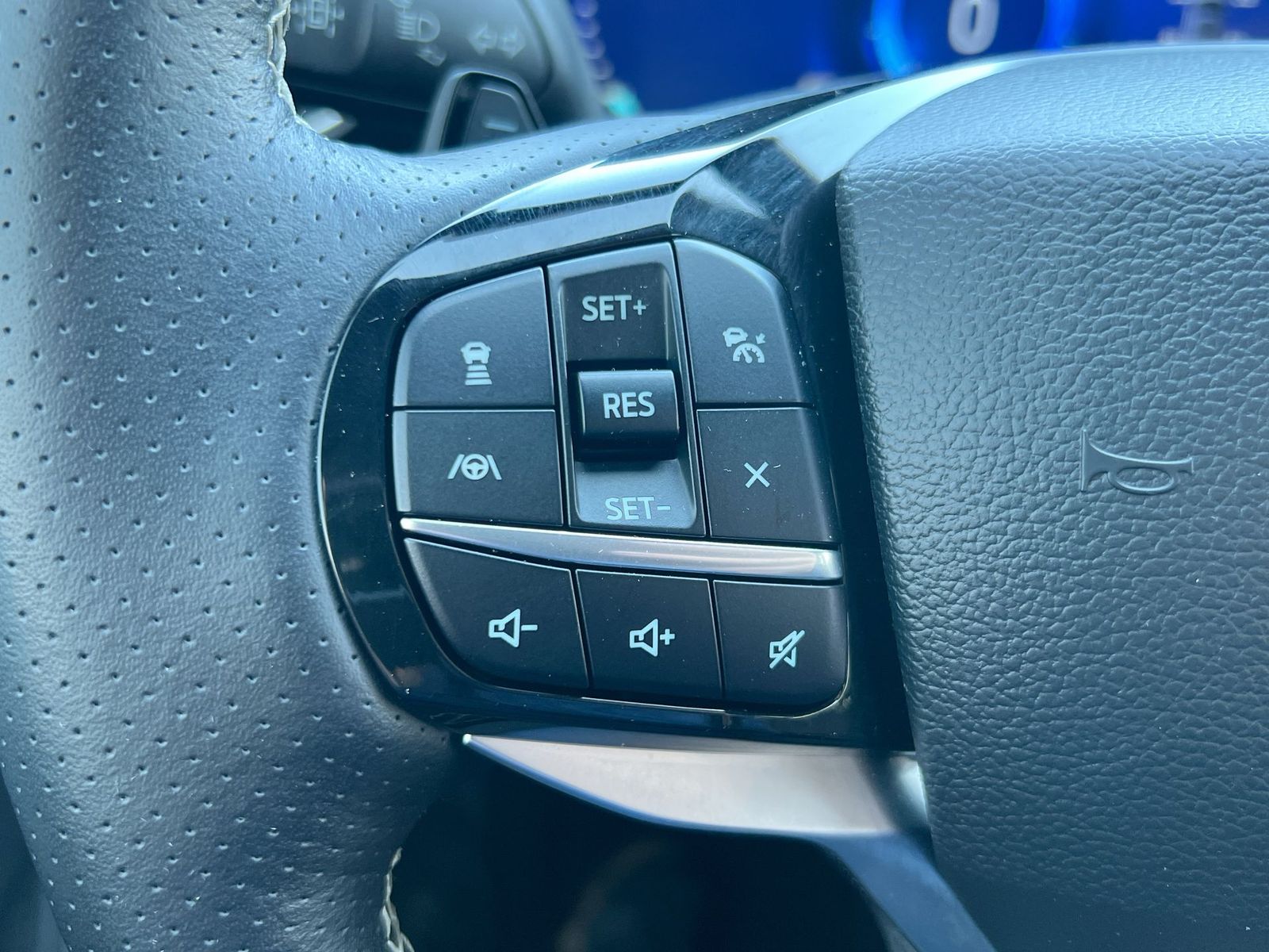 Thumbnail: 2023 Ford Explorer - 23