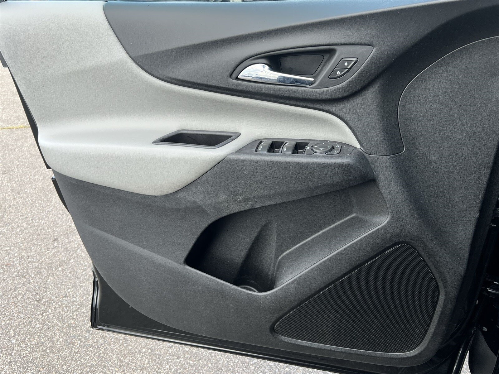 Thumbnail: 2020 Chevrolet Equinox - 30