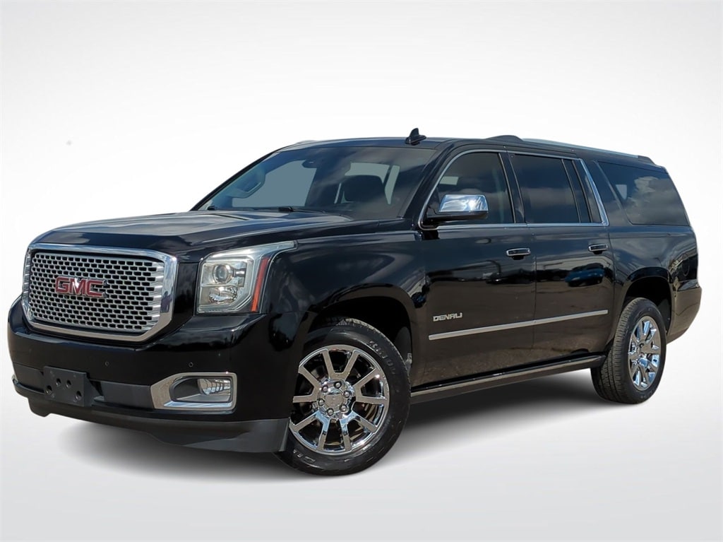 2015 GMC Yukon XL Denali Hero Image