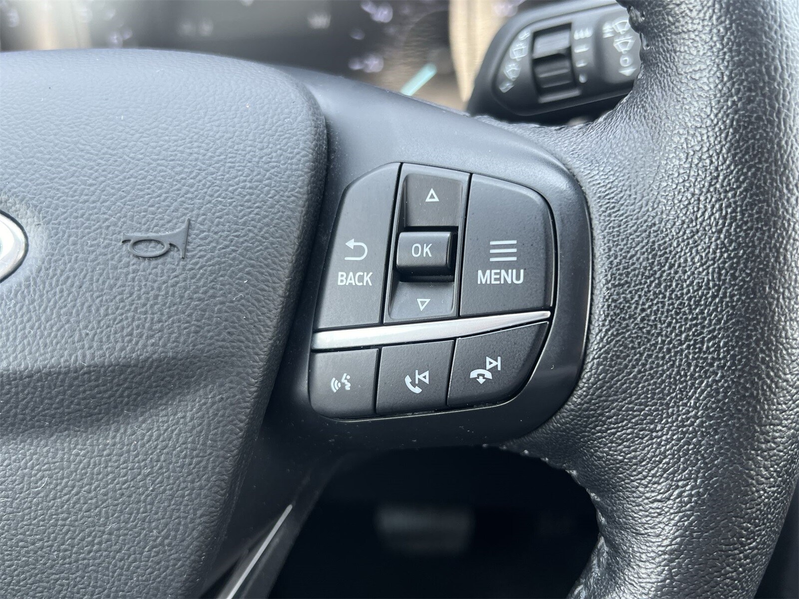 2020 Ford Escape SEL 24