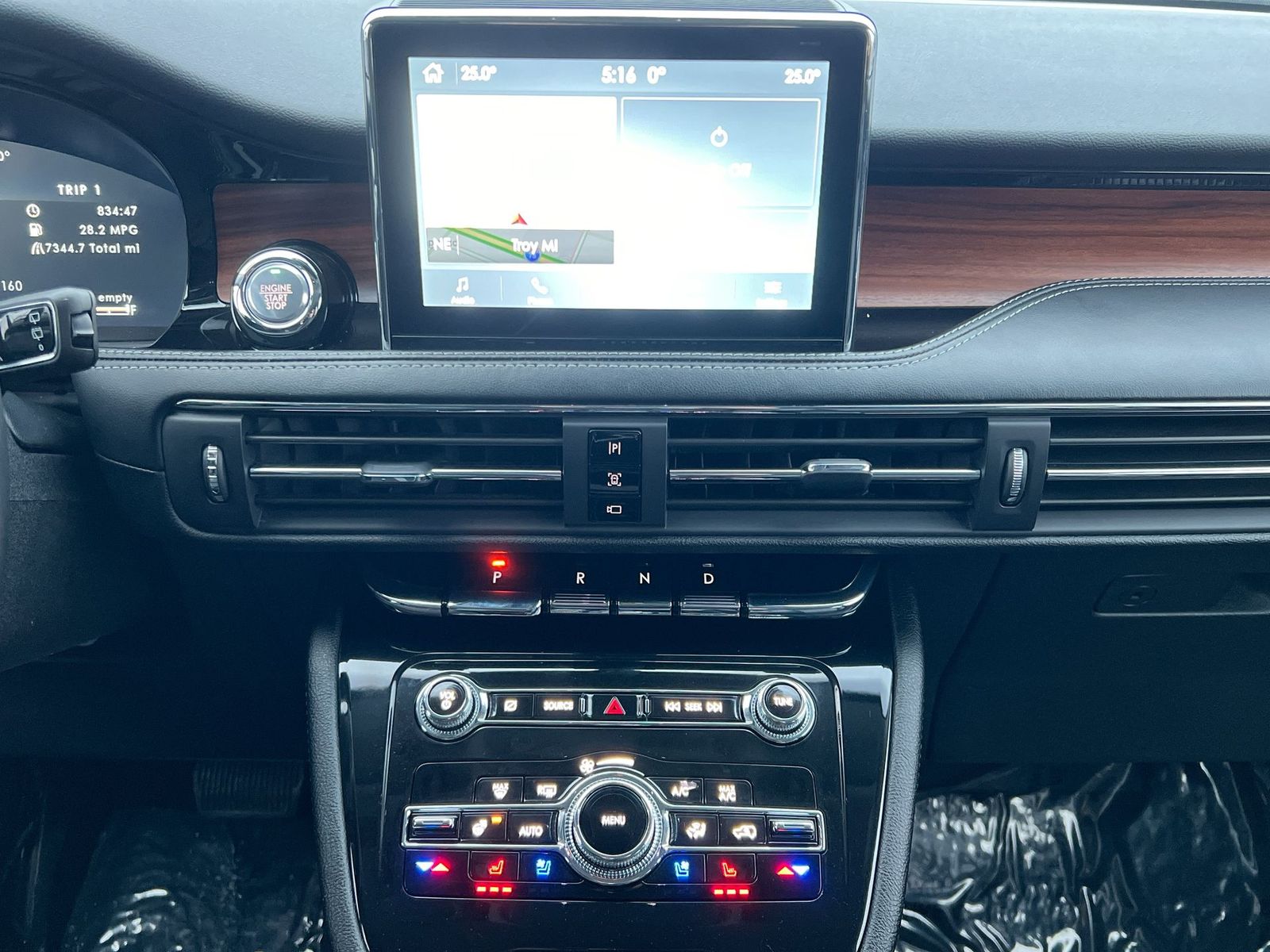 Thumbnail: 2022 Lincoln Corsair - 27