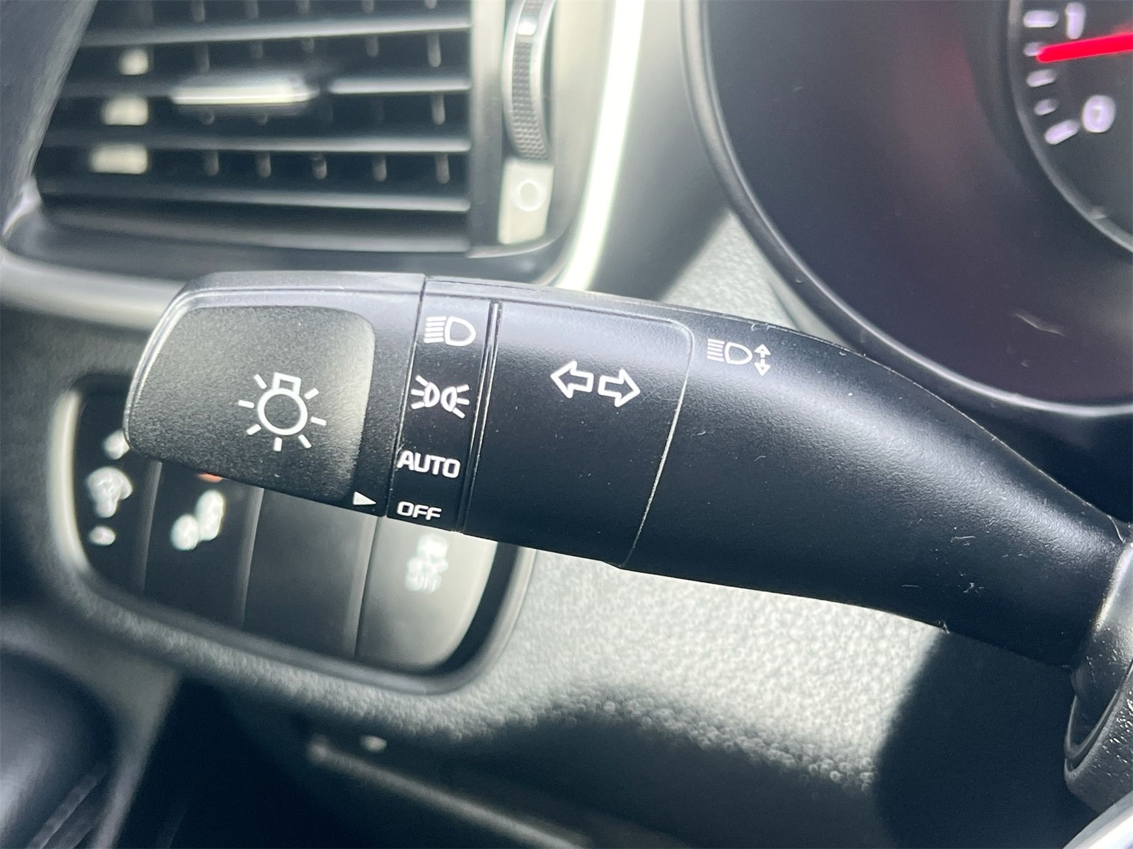 Thumbnail: 2020 Kia Sorento - 27