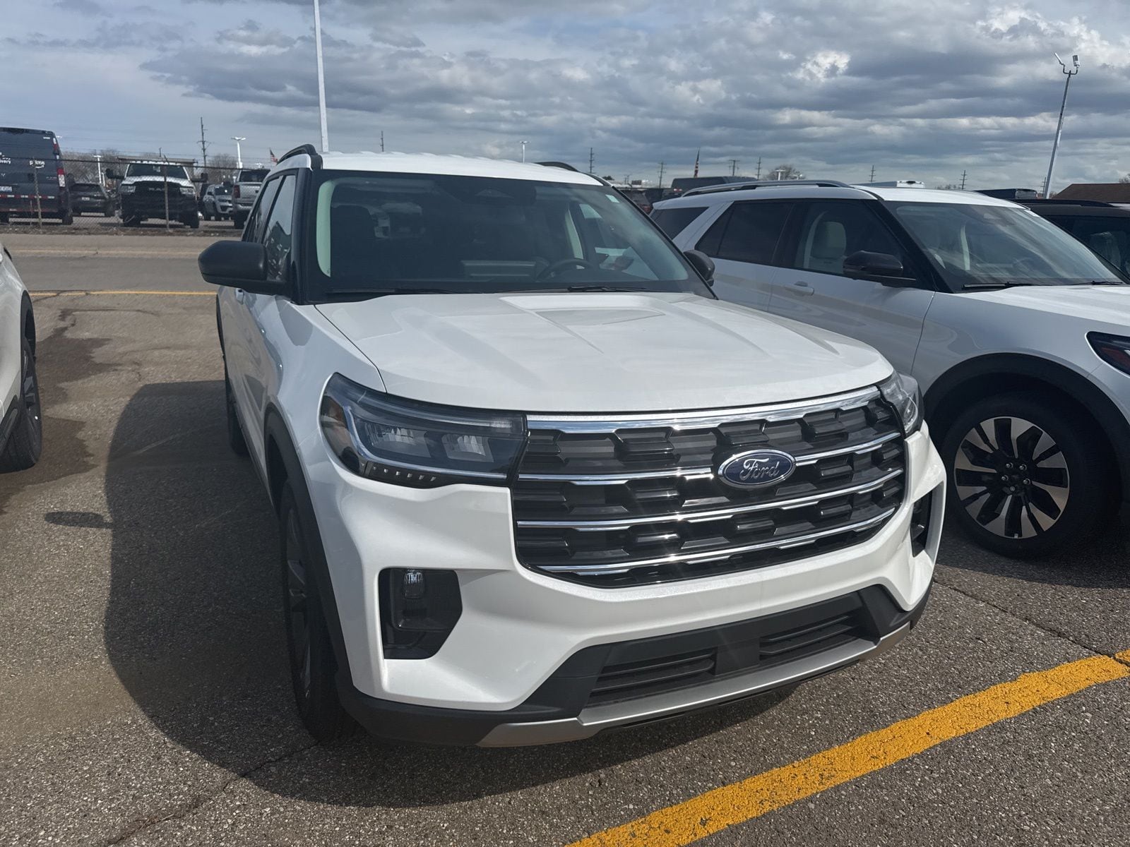 Thumbnail: 2026 Ford Explorer - 5