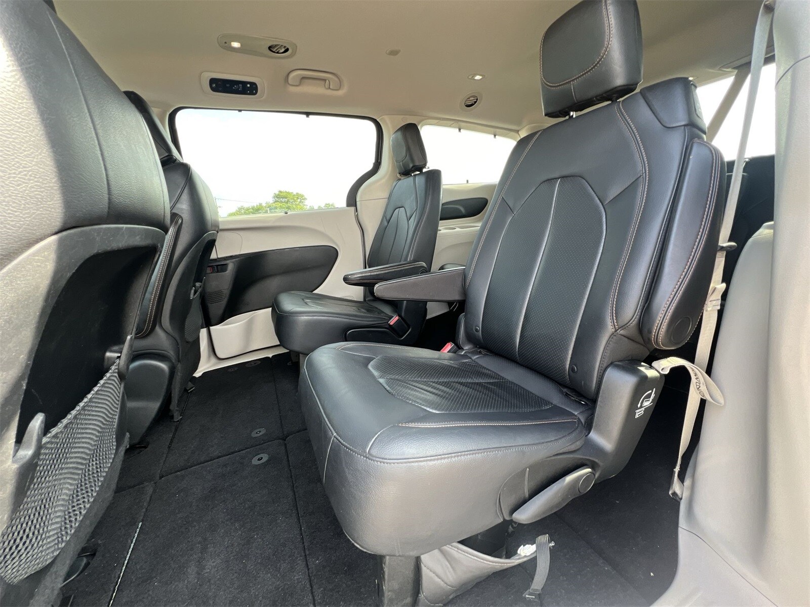 Thumbnail: 2018 Chrysler Pacifica - 20