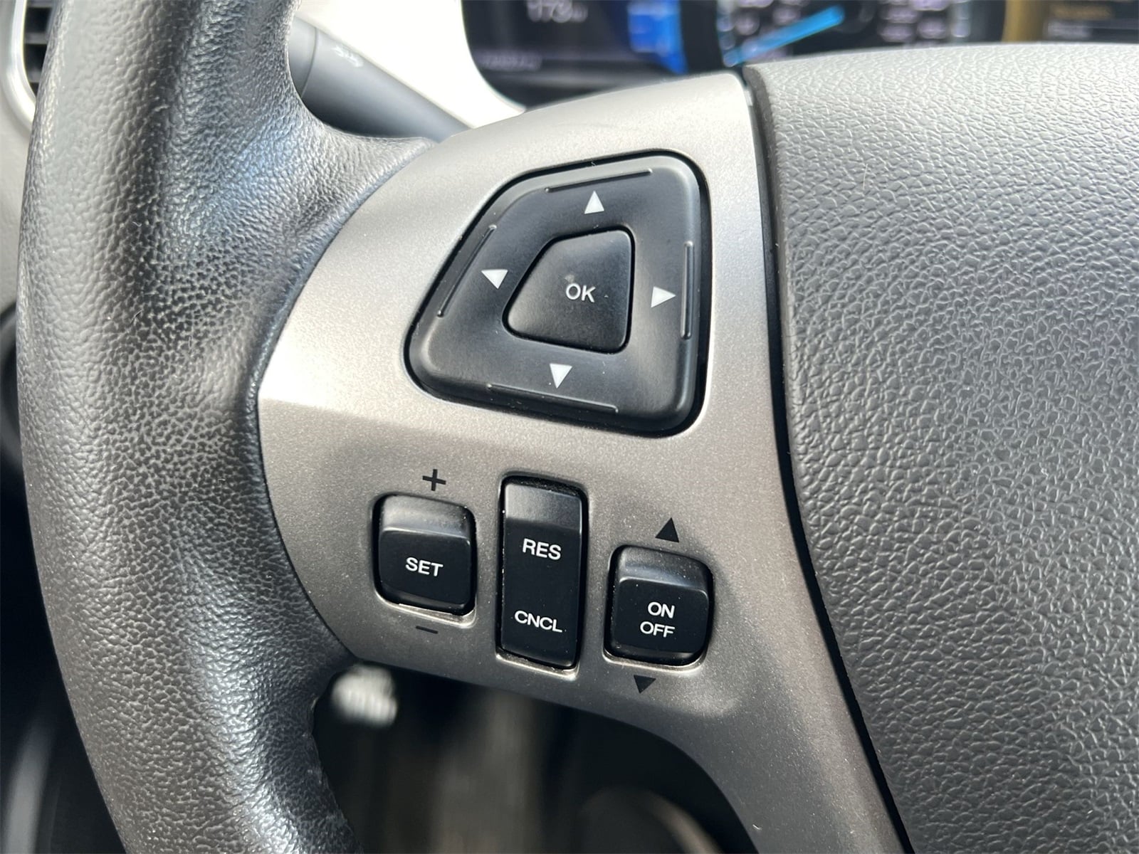 Thumbnail: 2016 Ford Taurus - 24