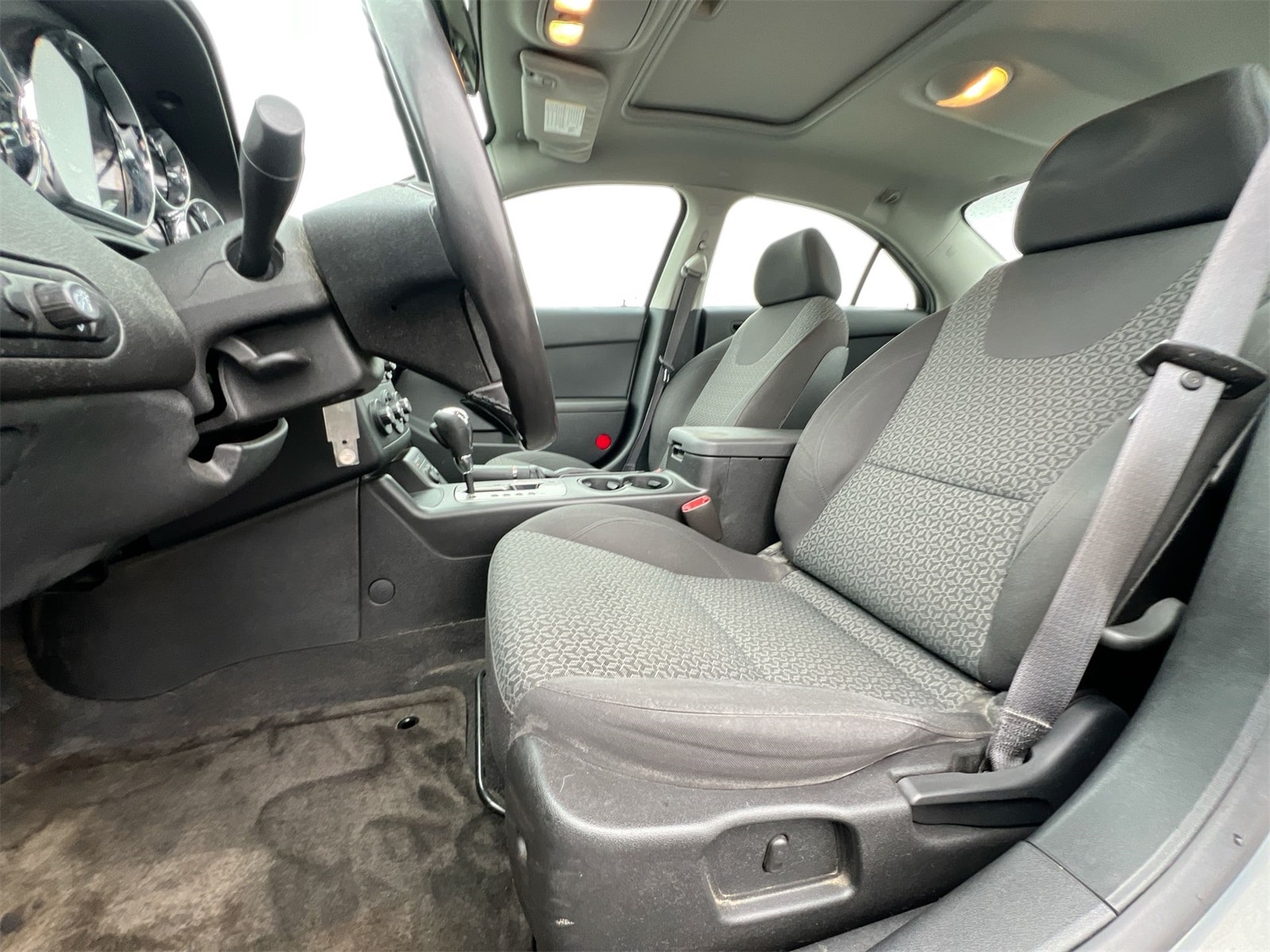 Thumbnail: 2009 Pontiac G6 - 16