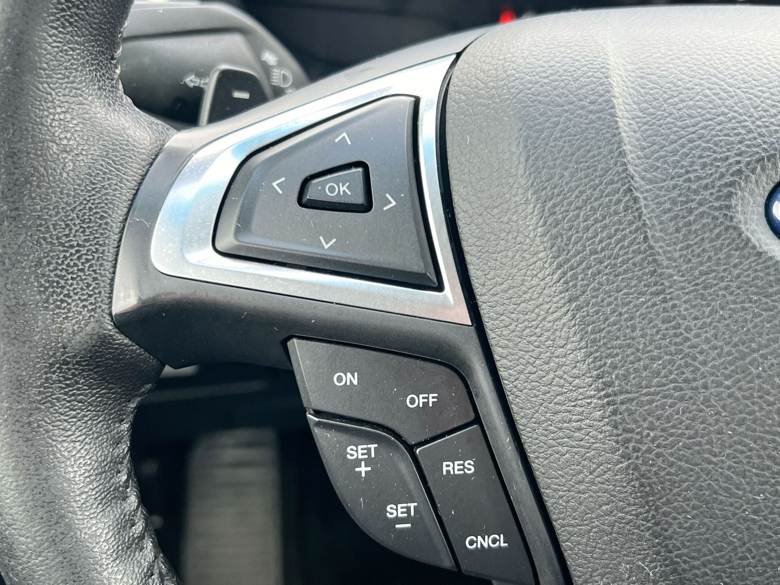 Thumbnail: 2017 Ford Edge - 23