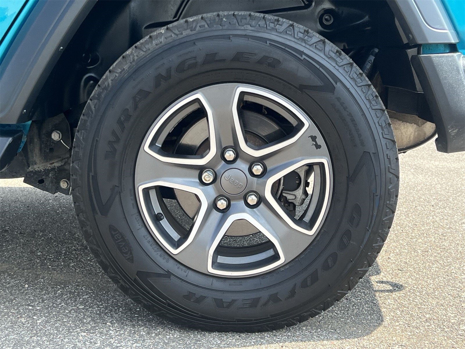 Thumbnail: 2020 Jeep Wrangler - 14