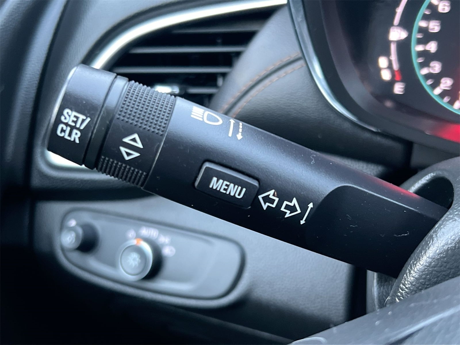 Thumbnail: 2019 Chevrolet Trax - 26