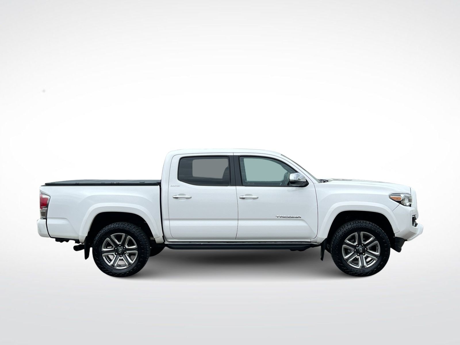 Thumbnail: 2019 Toyota Tacoma - 9
