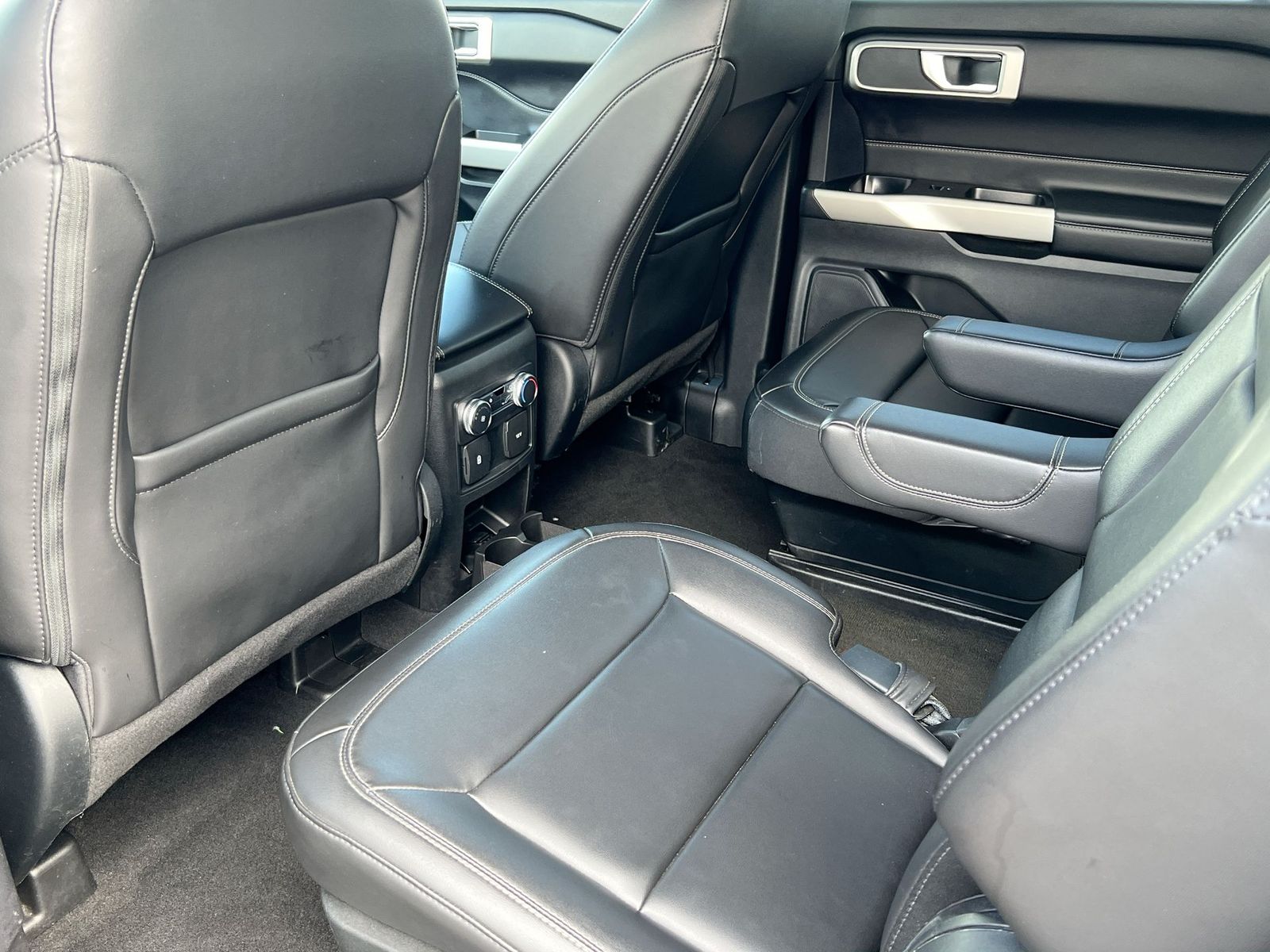 Thumbnail: 2022 Ford Explorer - 18