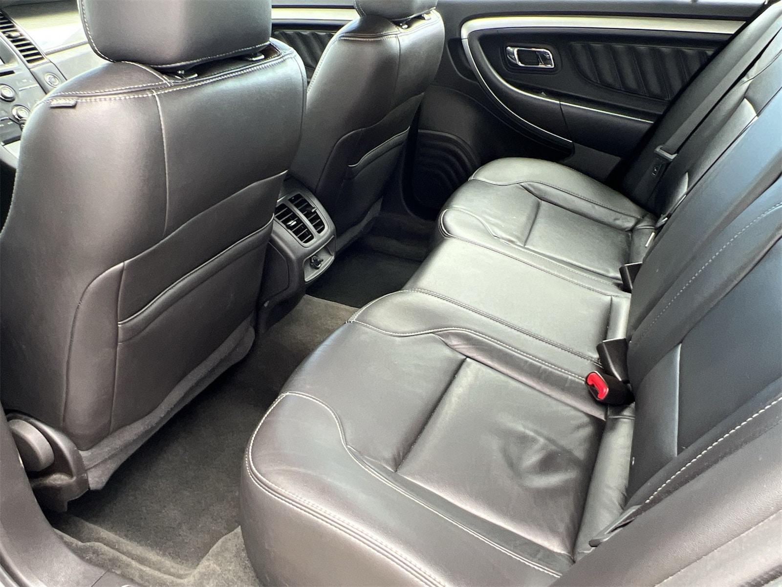 Thumbnail: 2016 Ford Taurus - 19