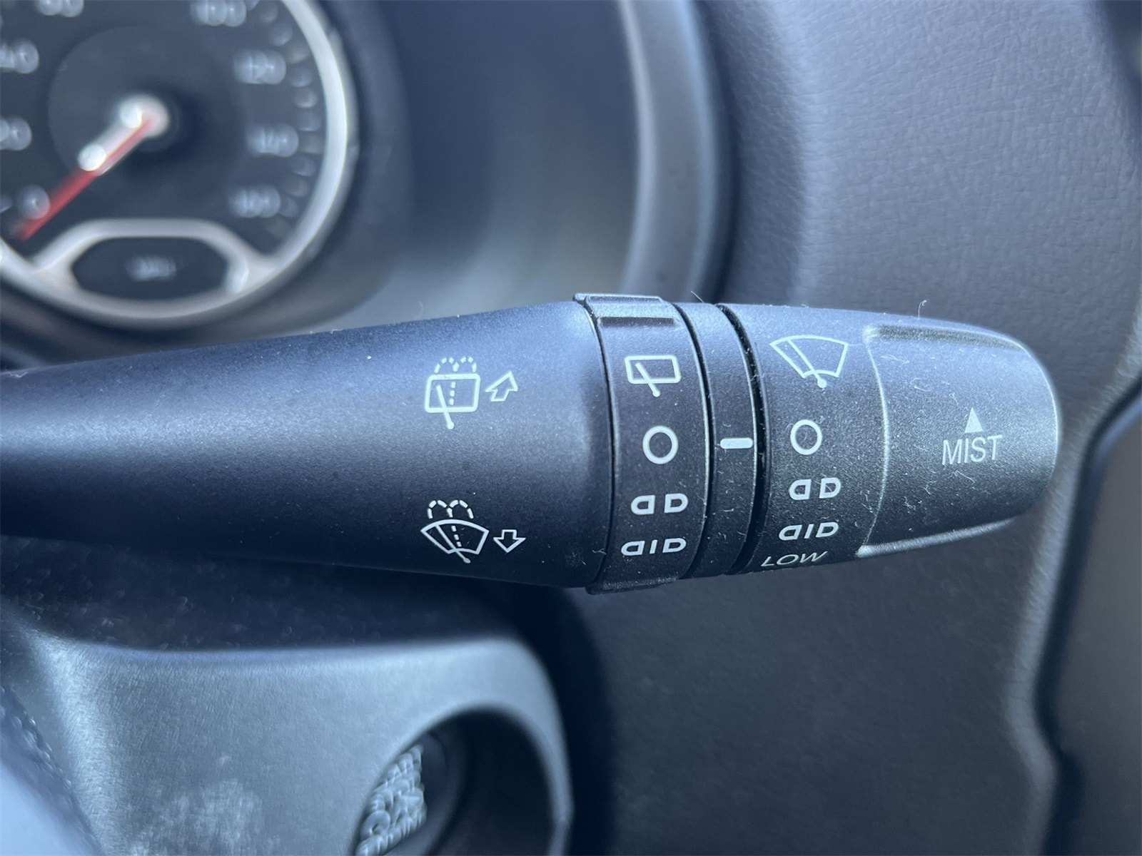 Thumbnail: 2015 Jeep Renegade - 25